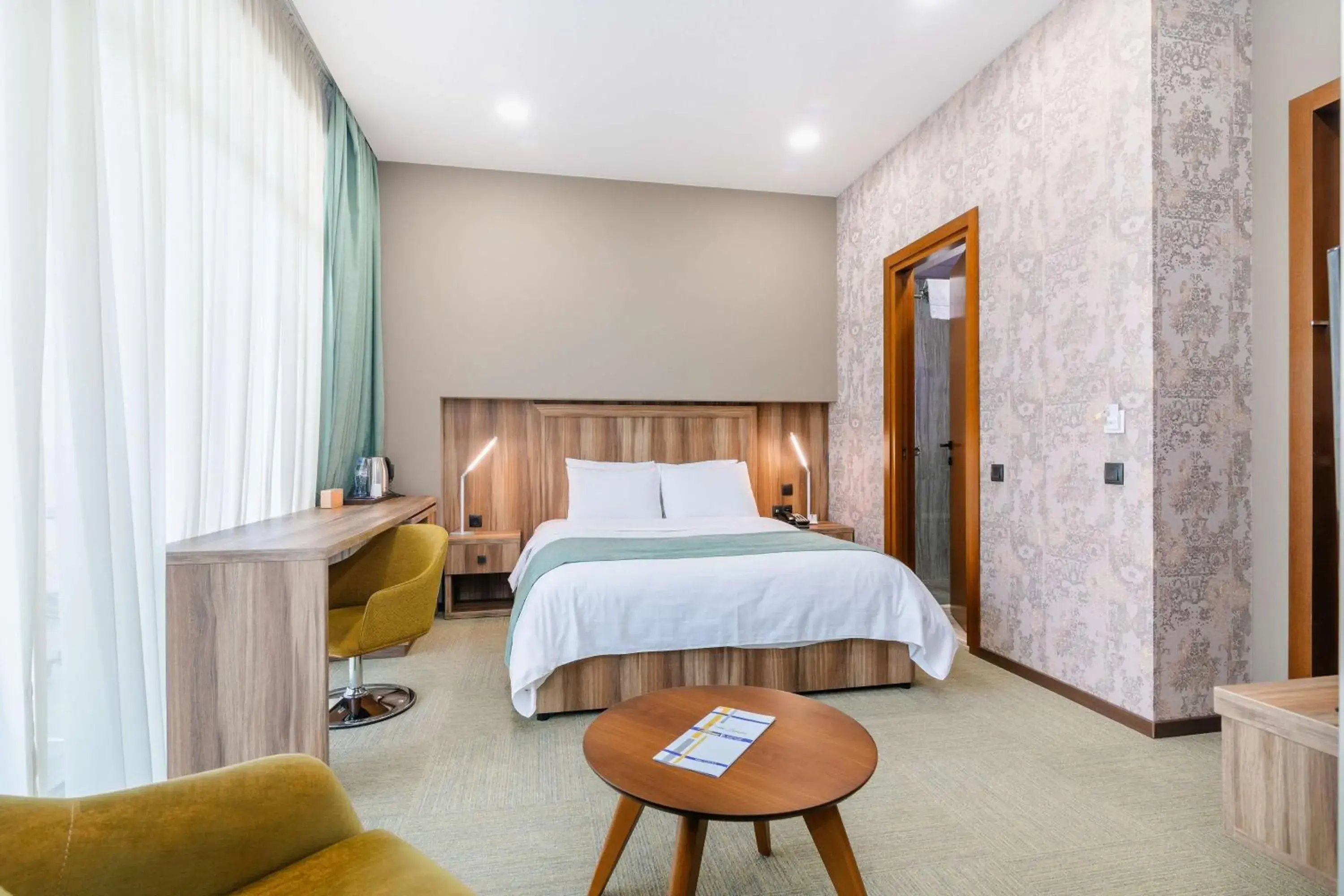 Standard King Room in Best Western Tbilisi City Center Standard King Room in Best Western Tbilisi City Center