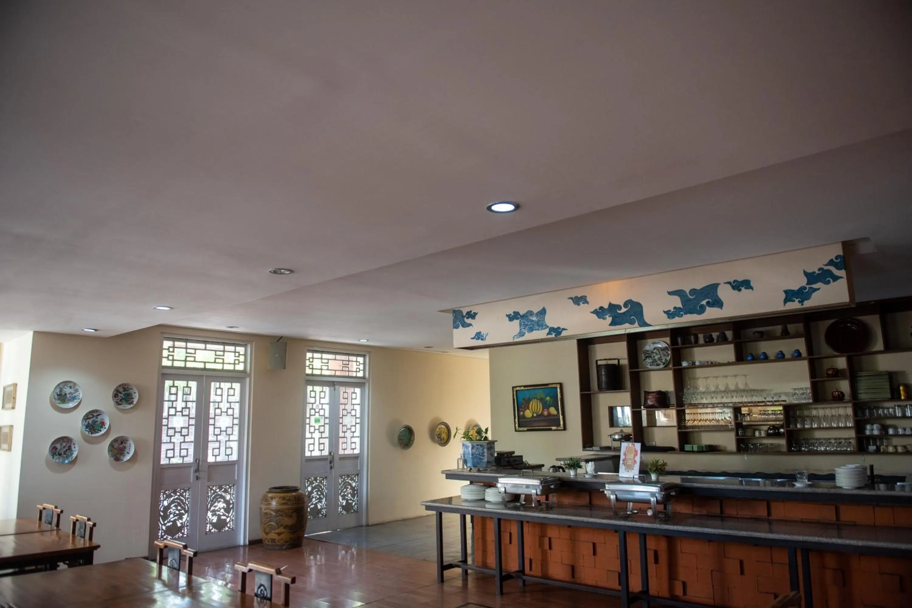 Restaurant/places to eat in Abian Biu Mansion