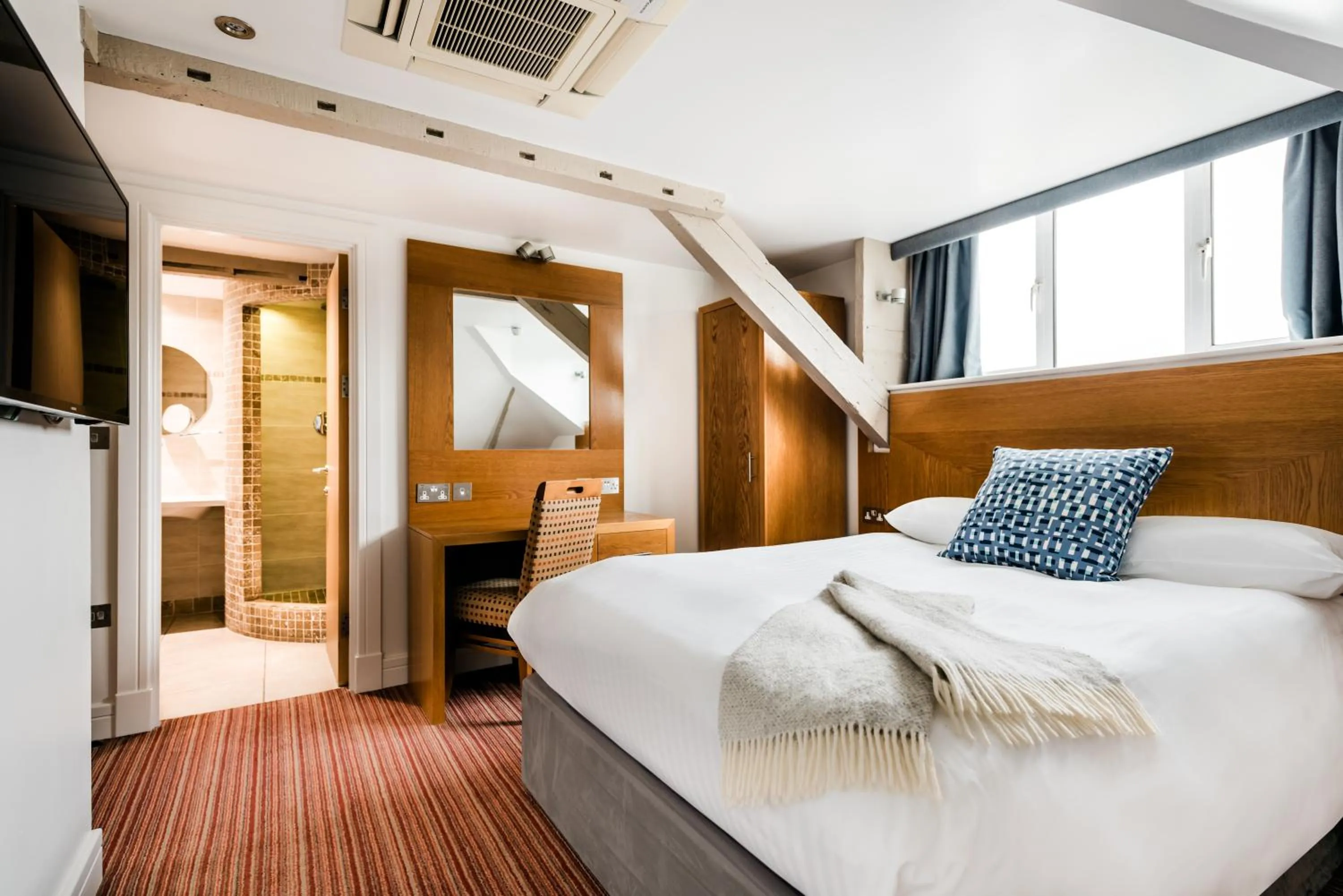 Bedroom, Bed in Mannings Hotel