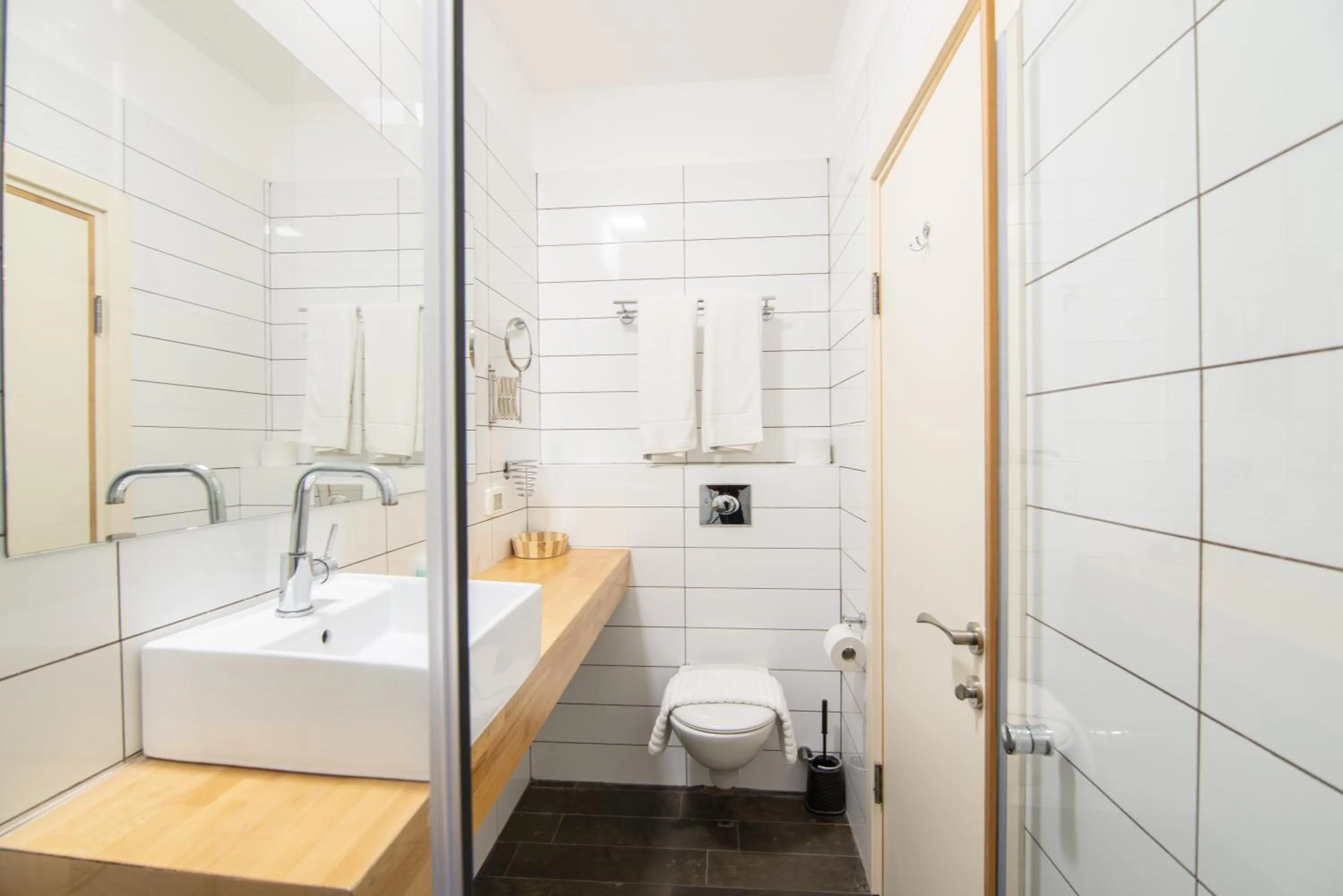 Toilet in 27Montefiore - Urban ApartHotel TLV