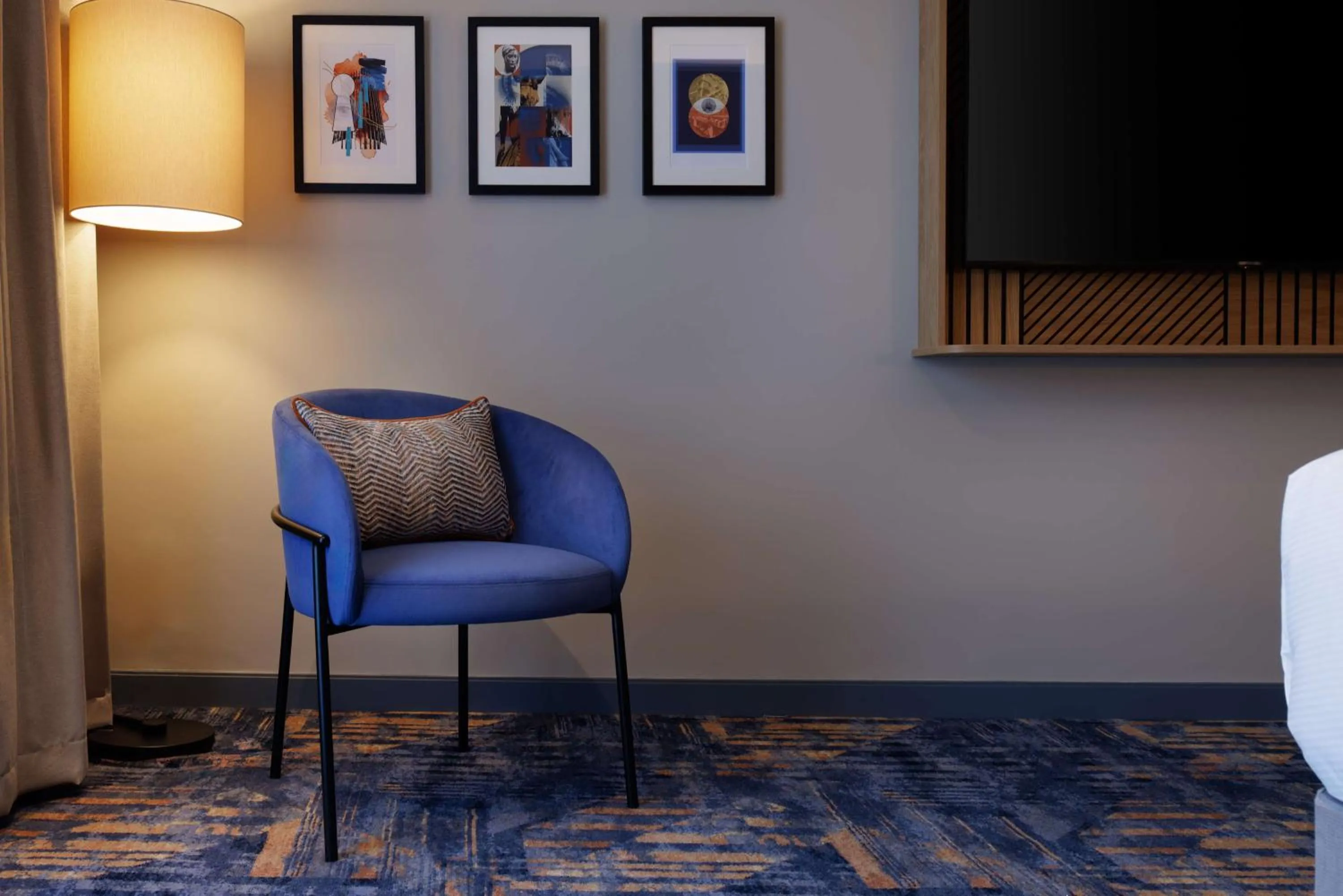 Seating area in DoubleTree by Hilton Coventry