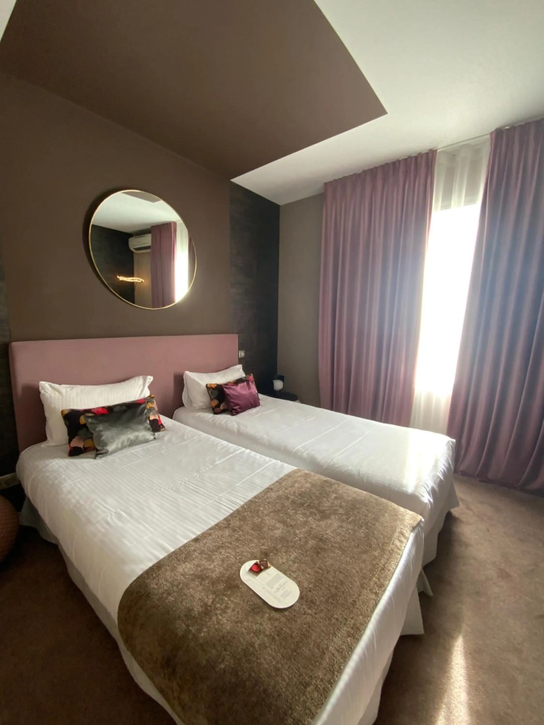 Bed in Le Renaissance