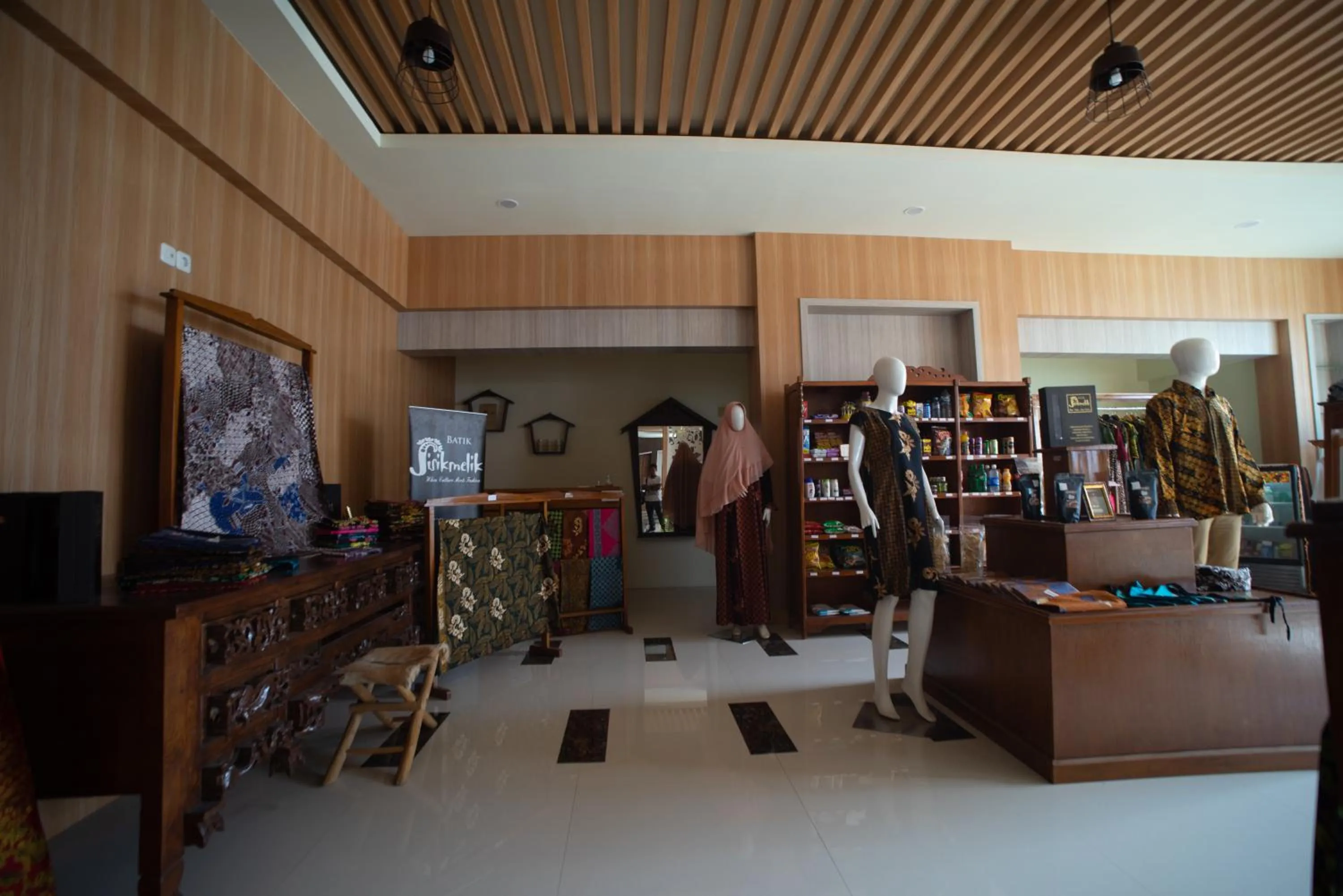 Lobby or reception in Luminor Hotel Banyuwangi By WH