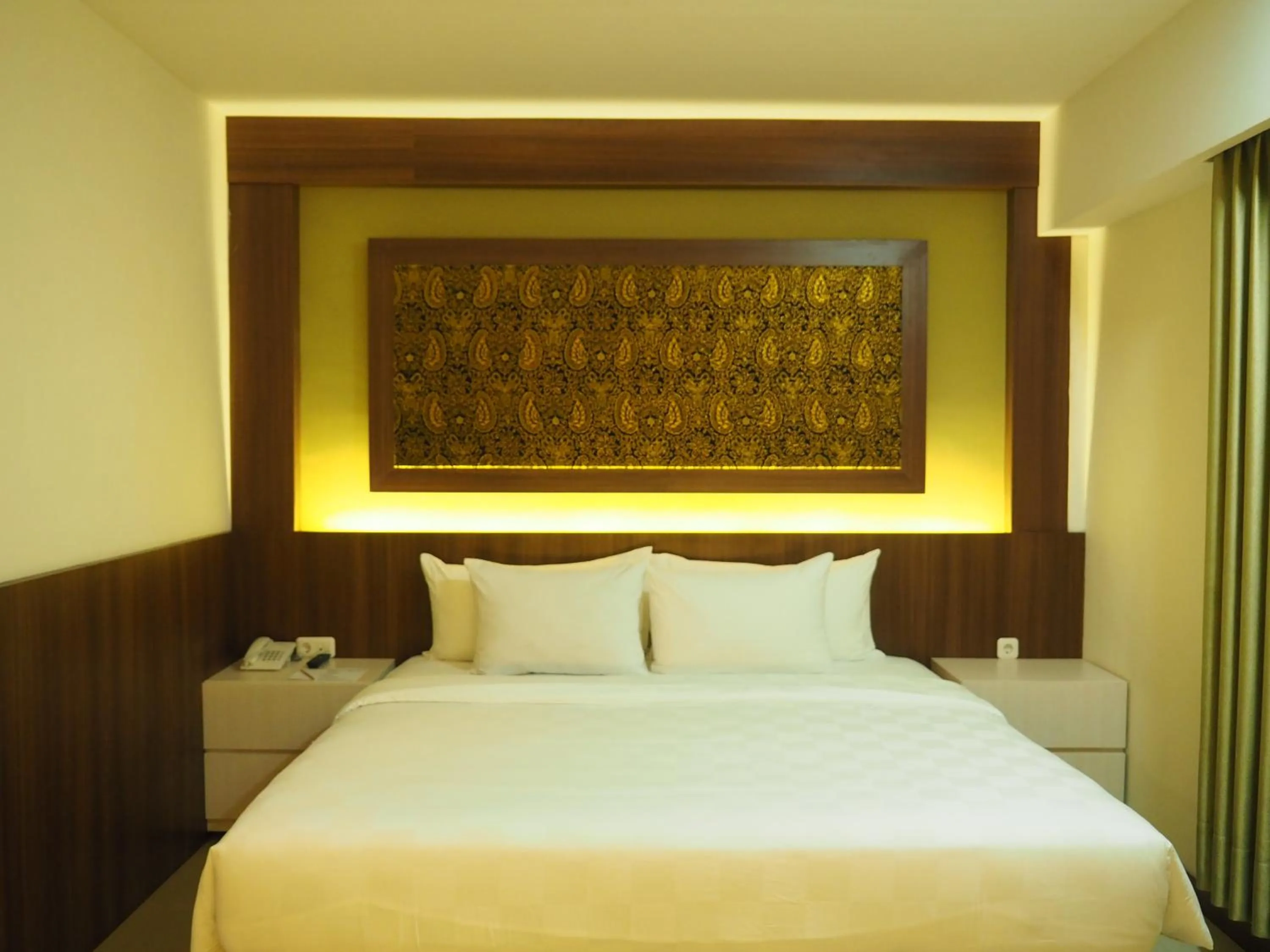 Bed in Luminor Hotel Banyuwangi By WH