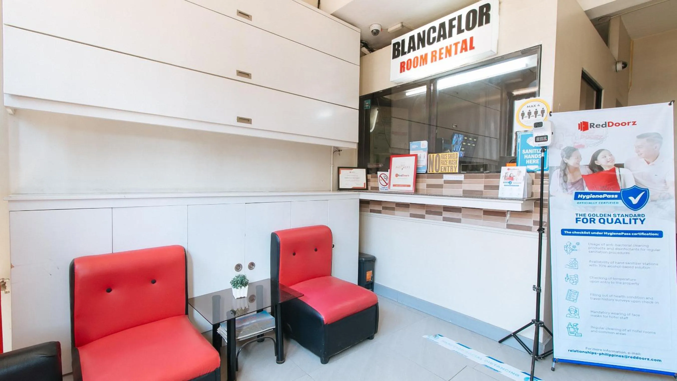 Lobby or reception in RedDoorz near NAIA Terminal 1