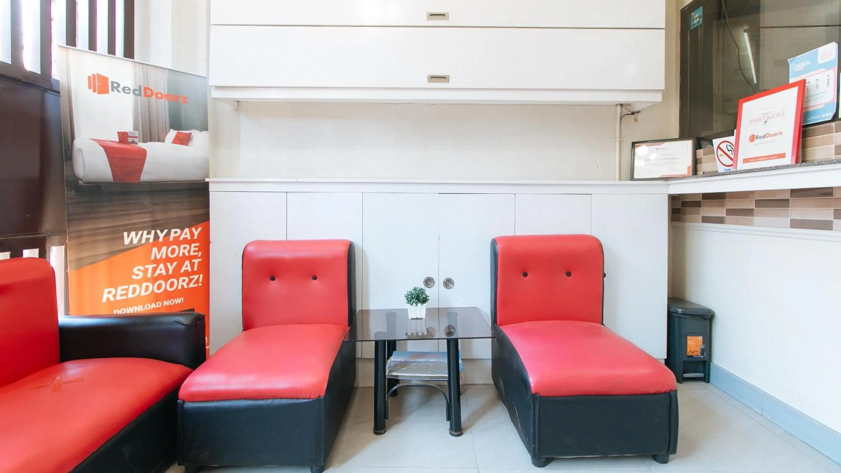Lobby or reception in RedDoorz near NAIA Terminal 1