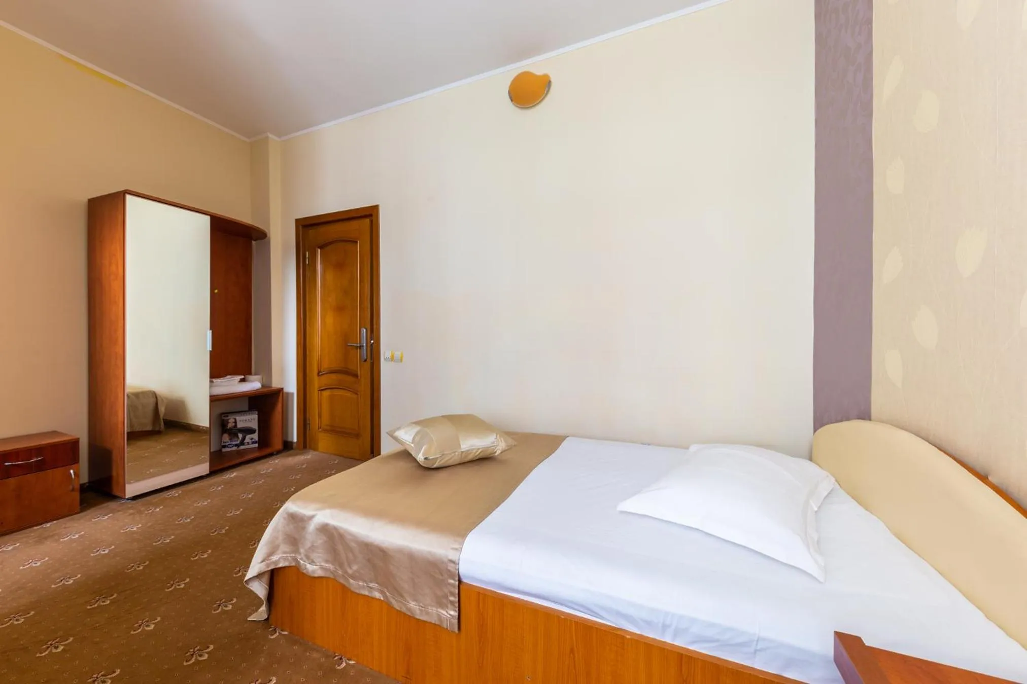 Bed in Hotel Amphitryon