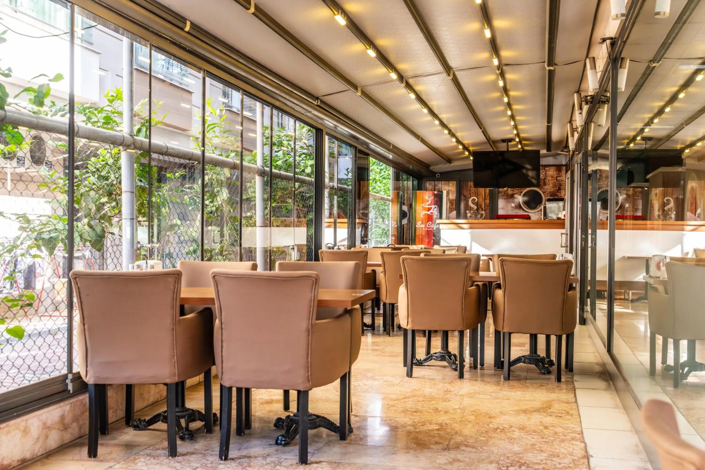 Restaurant/places to eat in Berrak Su Hotel