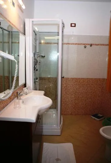 Bathroom in Sammartano Hotels