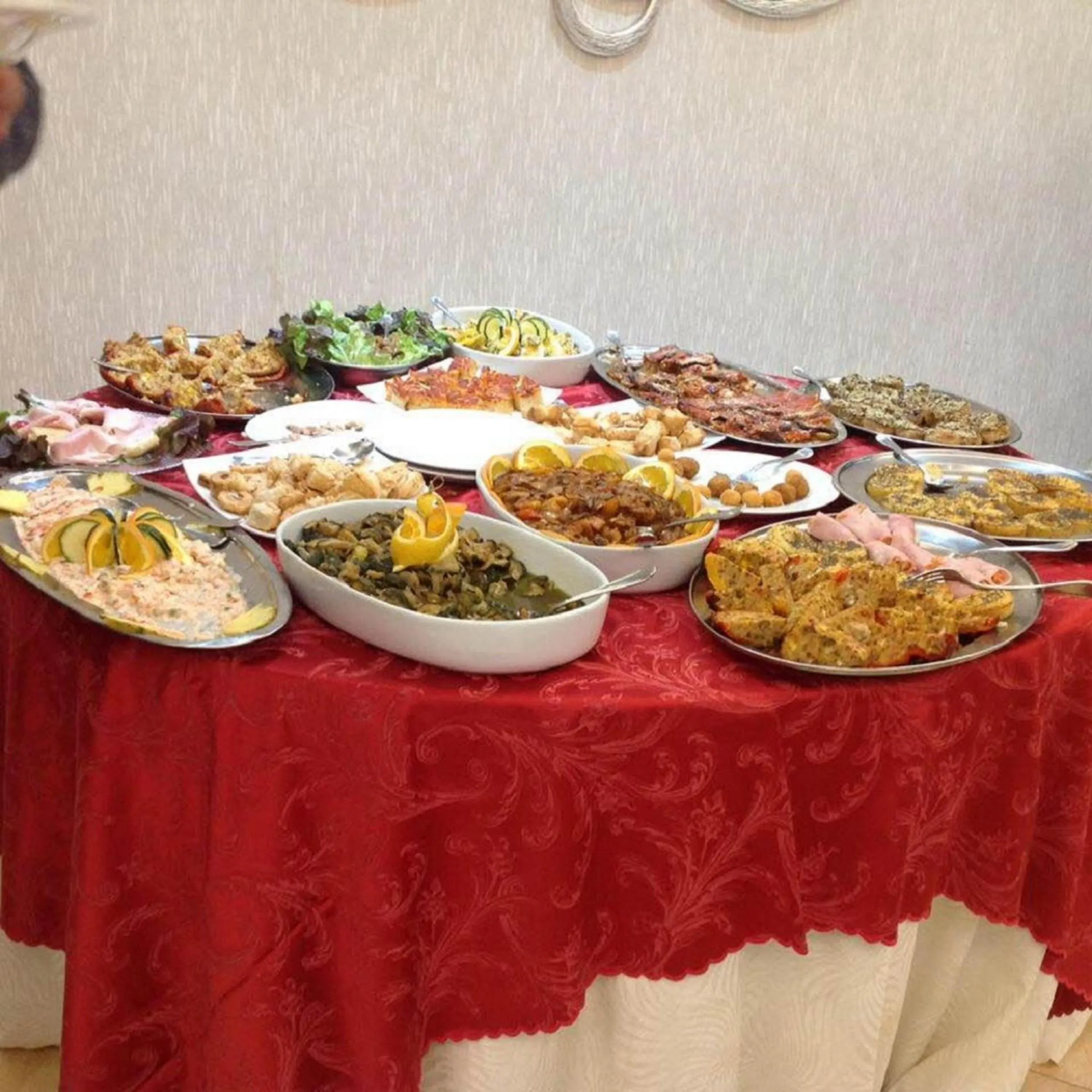 Food in Sammartano Hotels