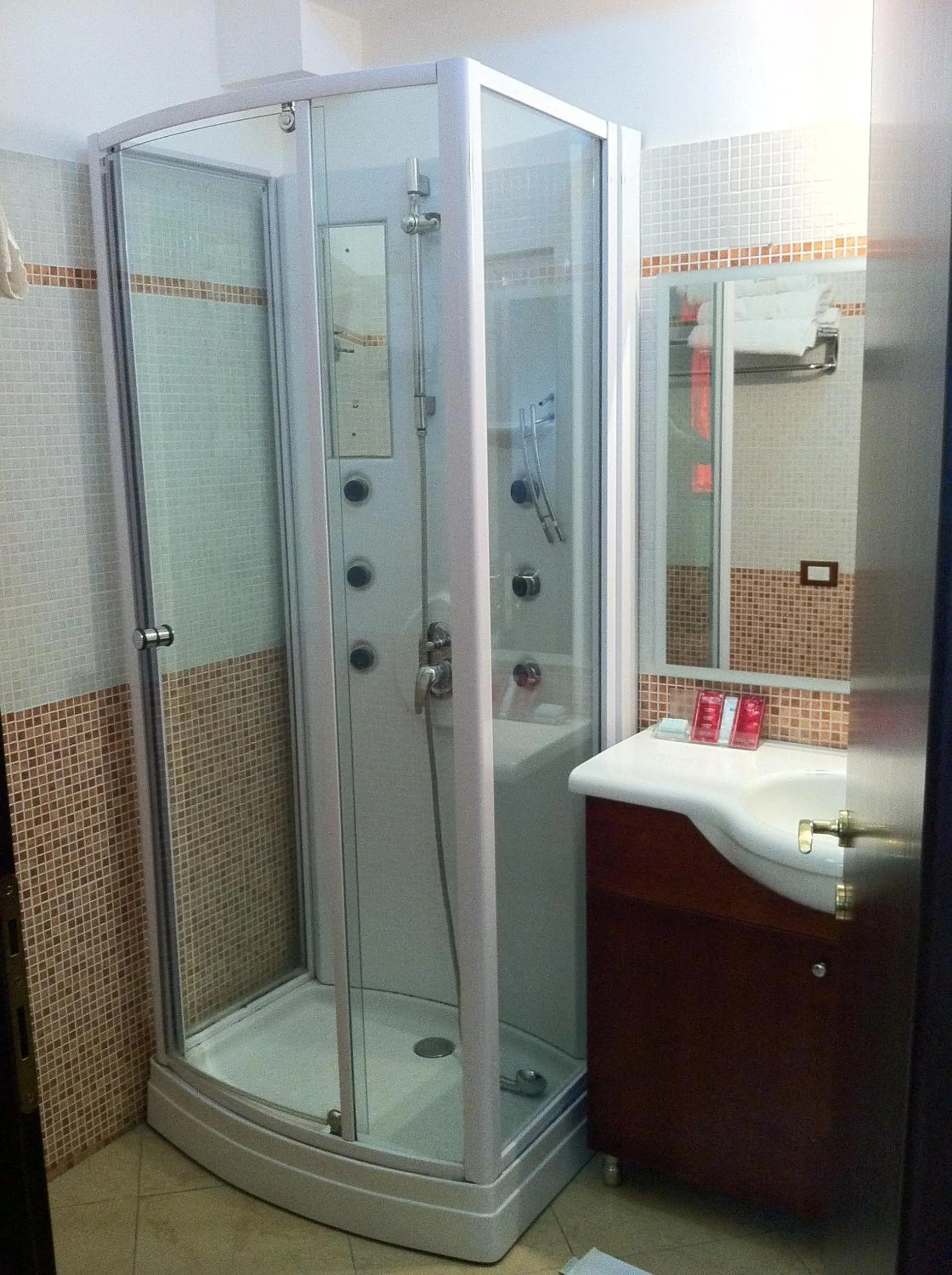 Bathroom in Sammartano Hotels