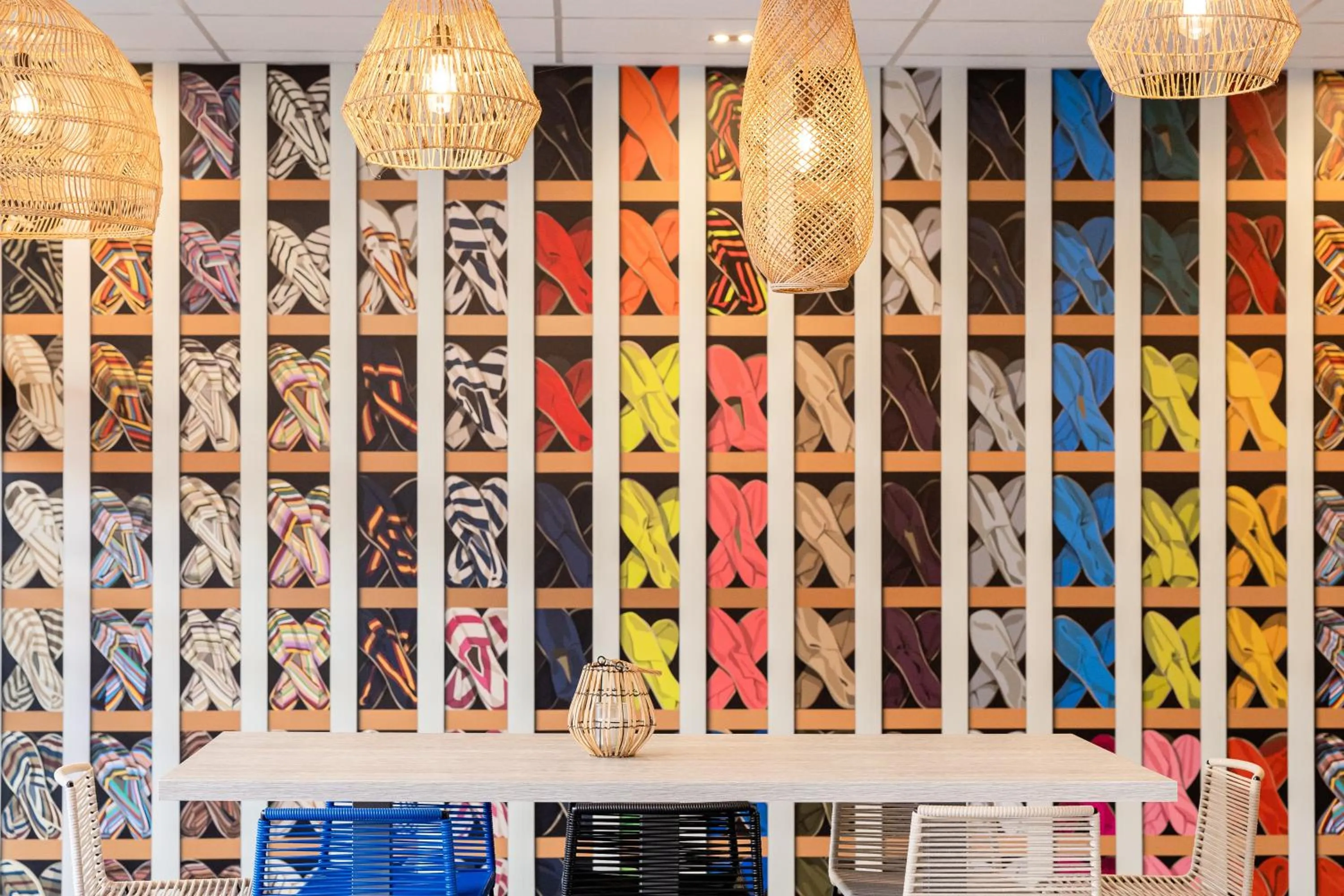 Seating area in ibis Styles Perpignan Centre Gare