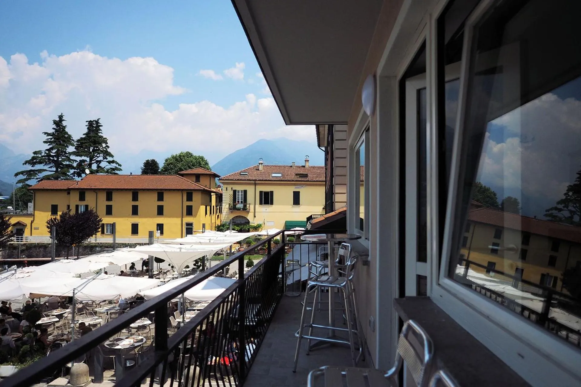 Day in Marina Apartments