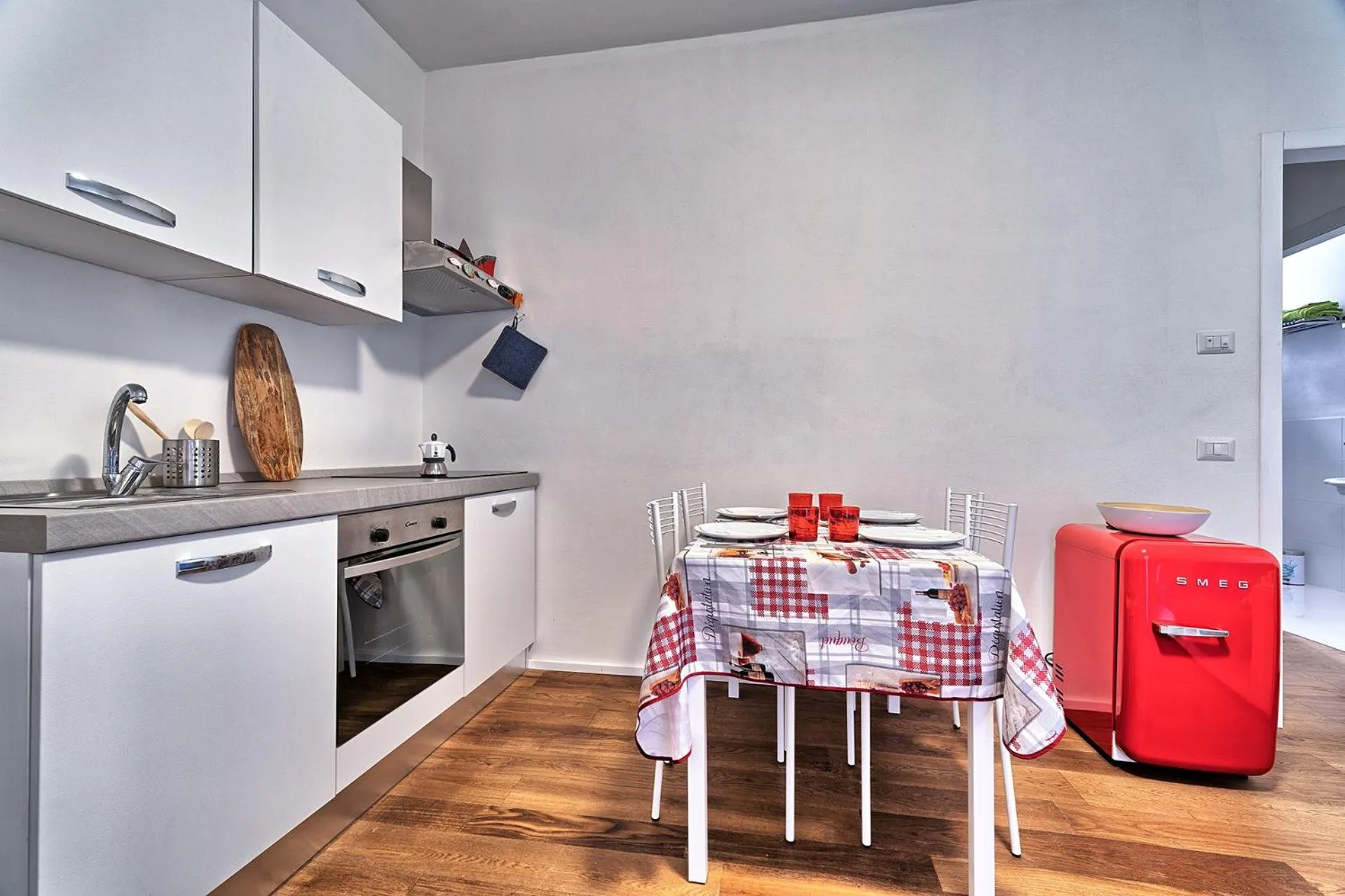 Kitchen or kitchenette in Marina Apartments