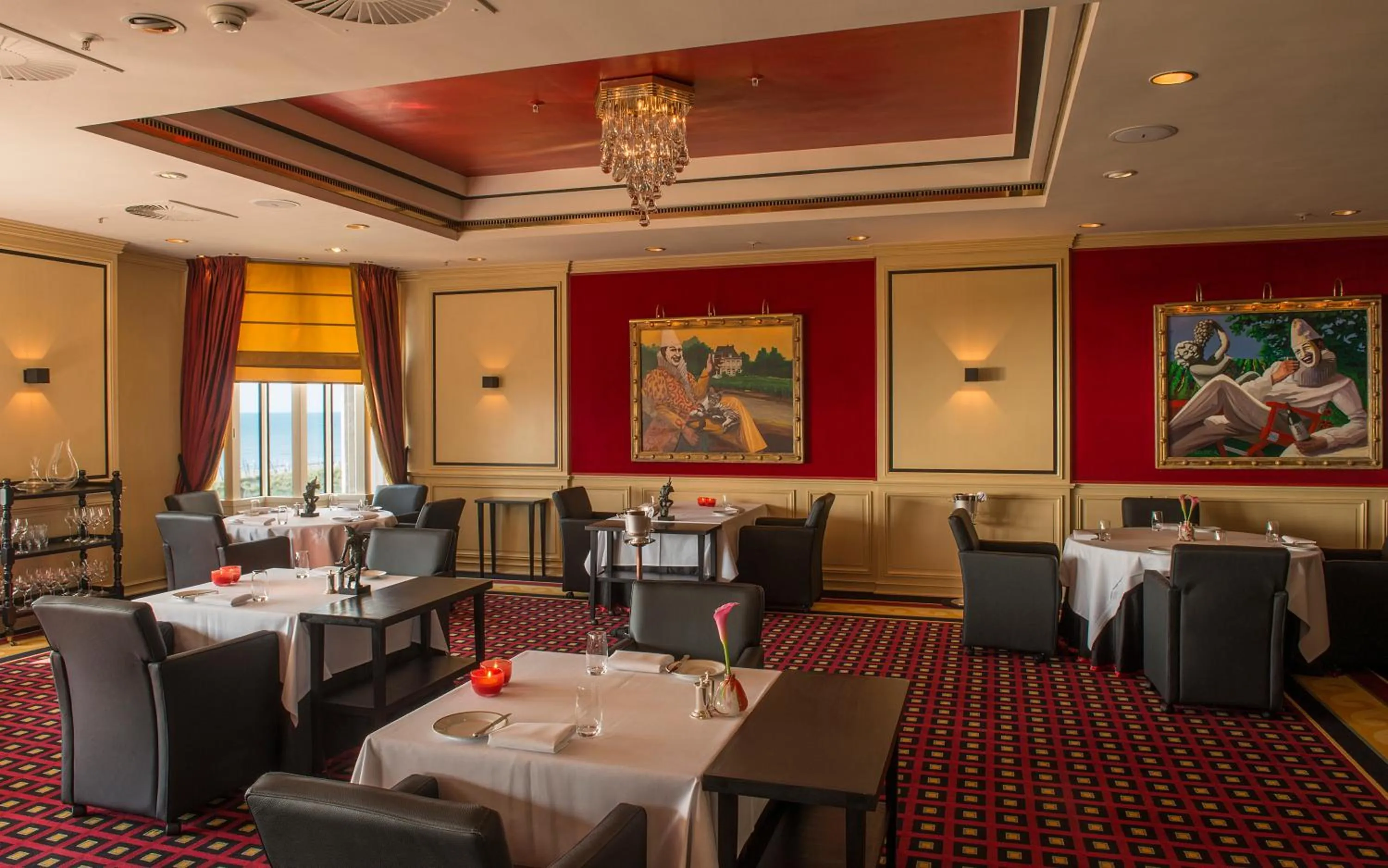 Restaurant/places to eat in Grand Hotel Huis ter Duin