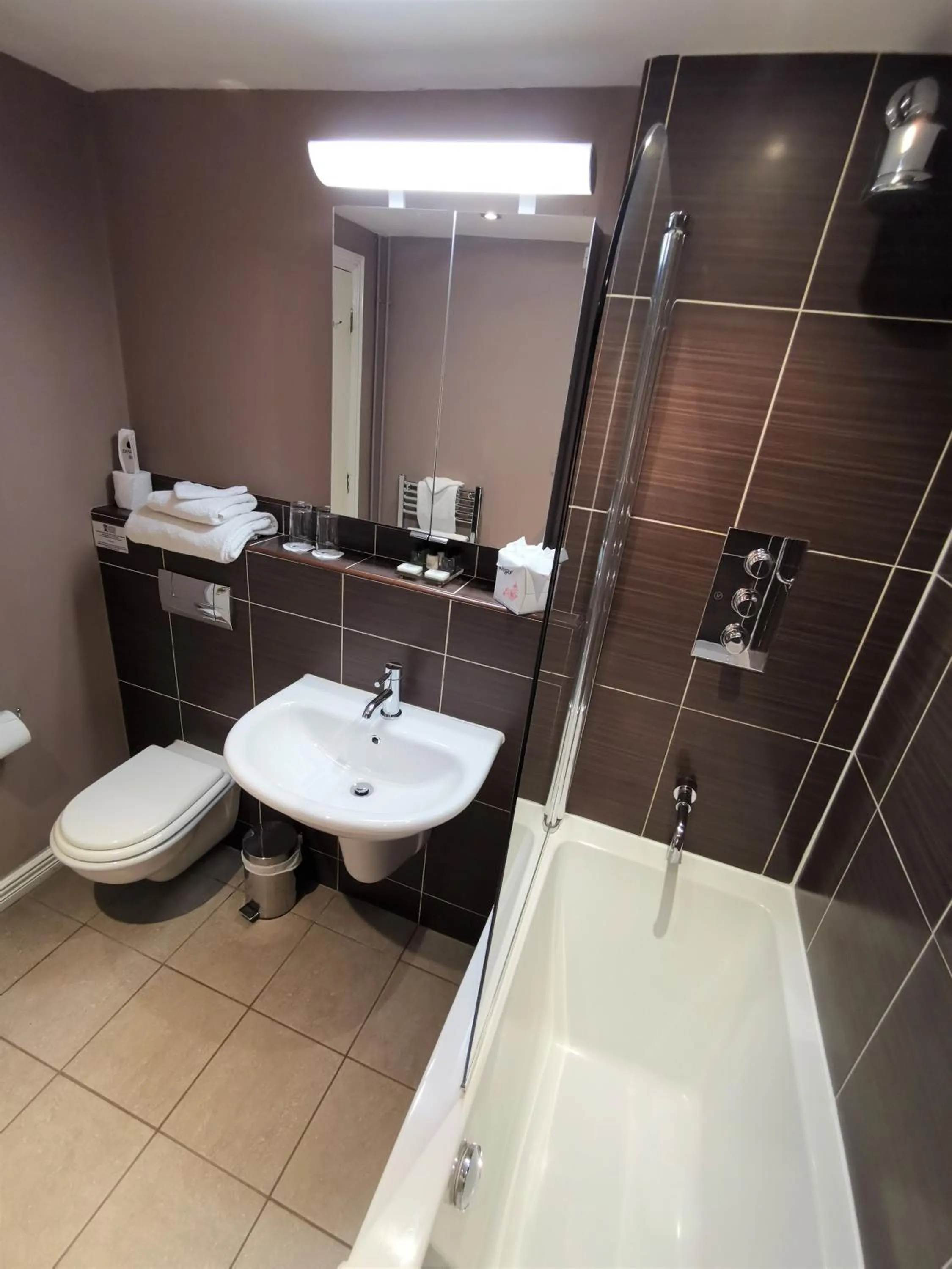 Bathroom in Diglis House Hotel