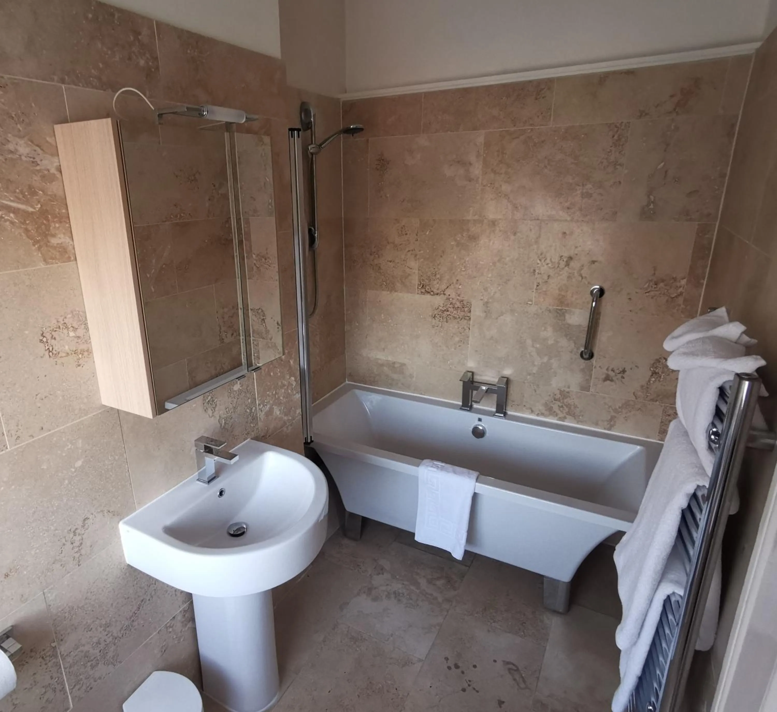 Bathroom in Diglis House Hotel