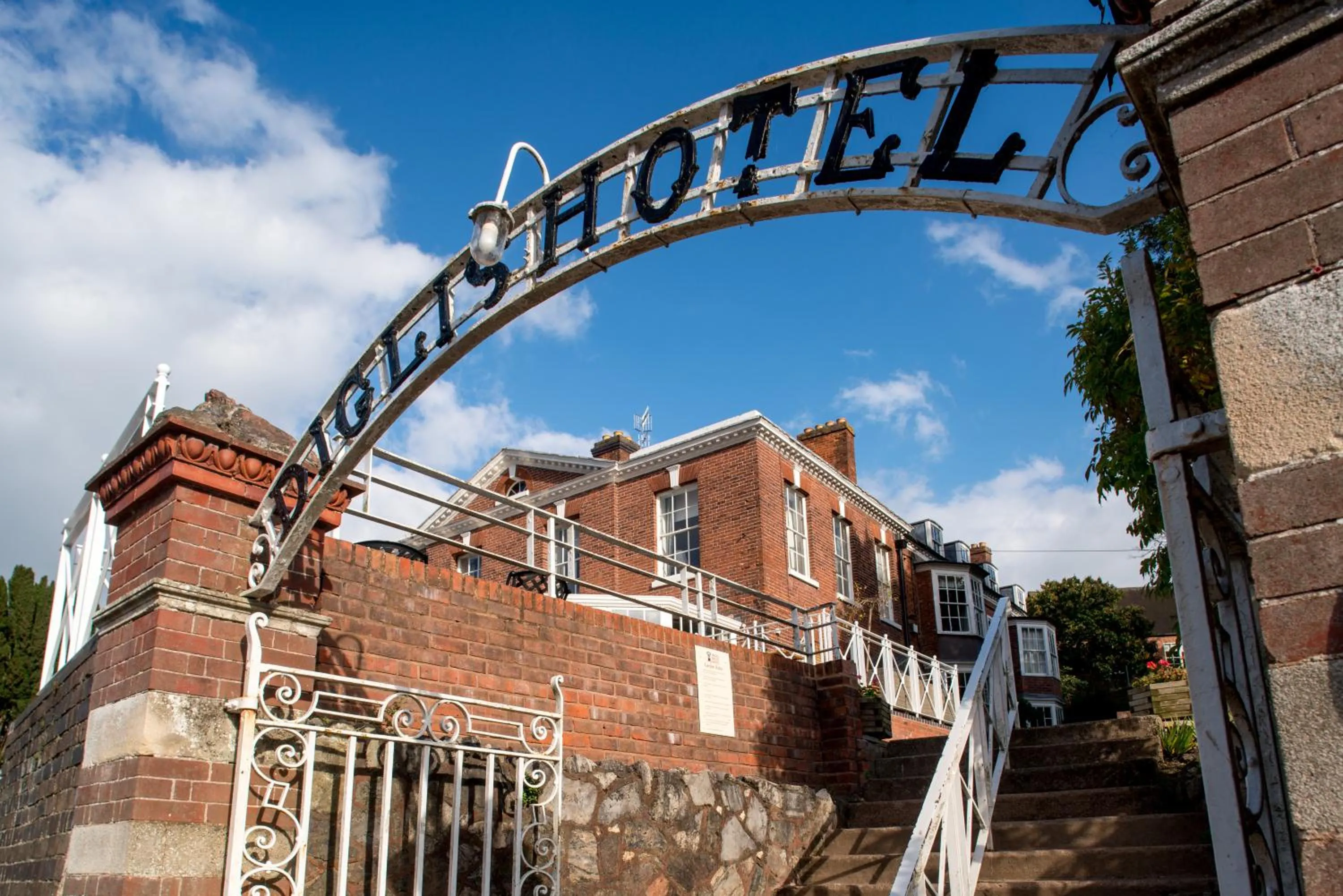 Facade/entrance in Diglis House Hotel