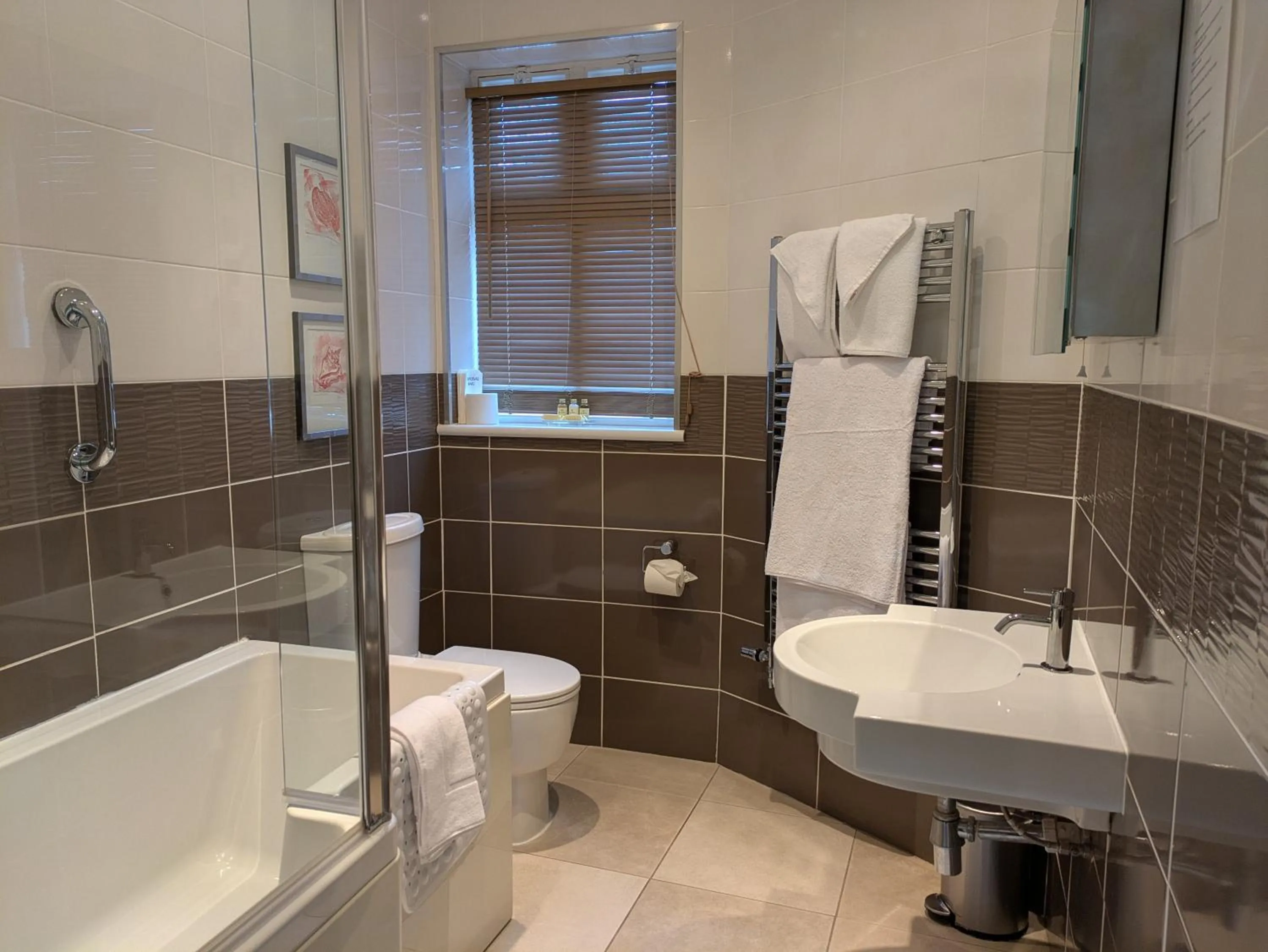 Bathroom in Diglis House Hotel