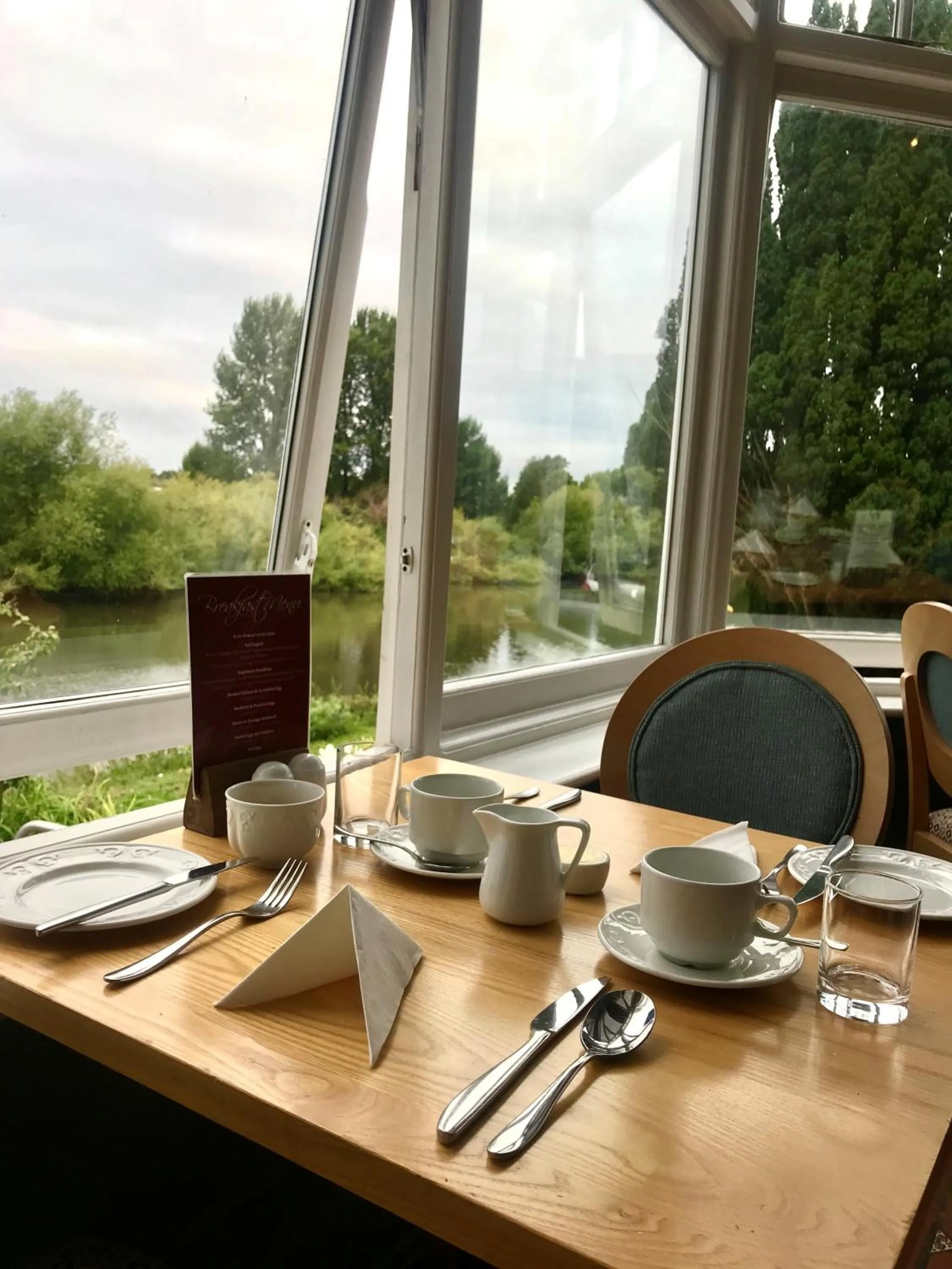 Restaurant/places to eat in Diglis House Hotel