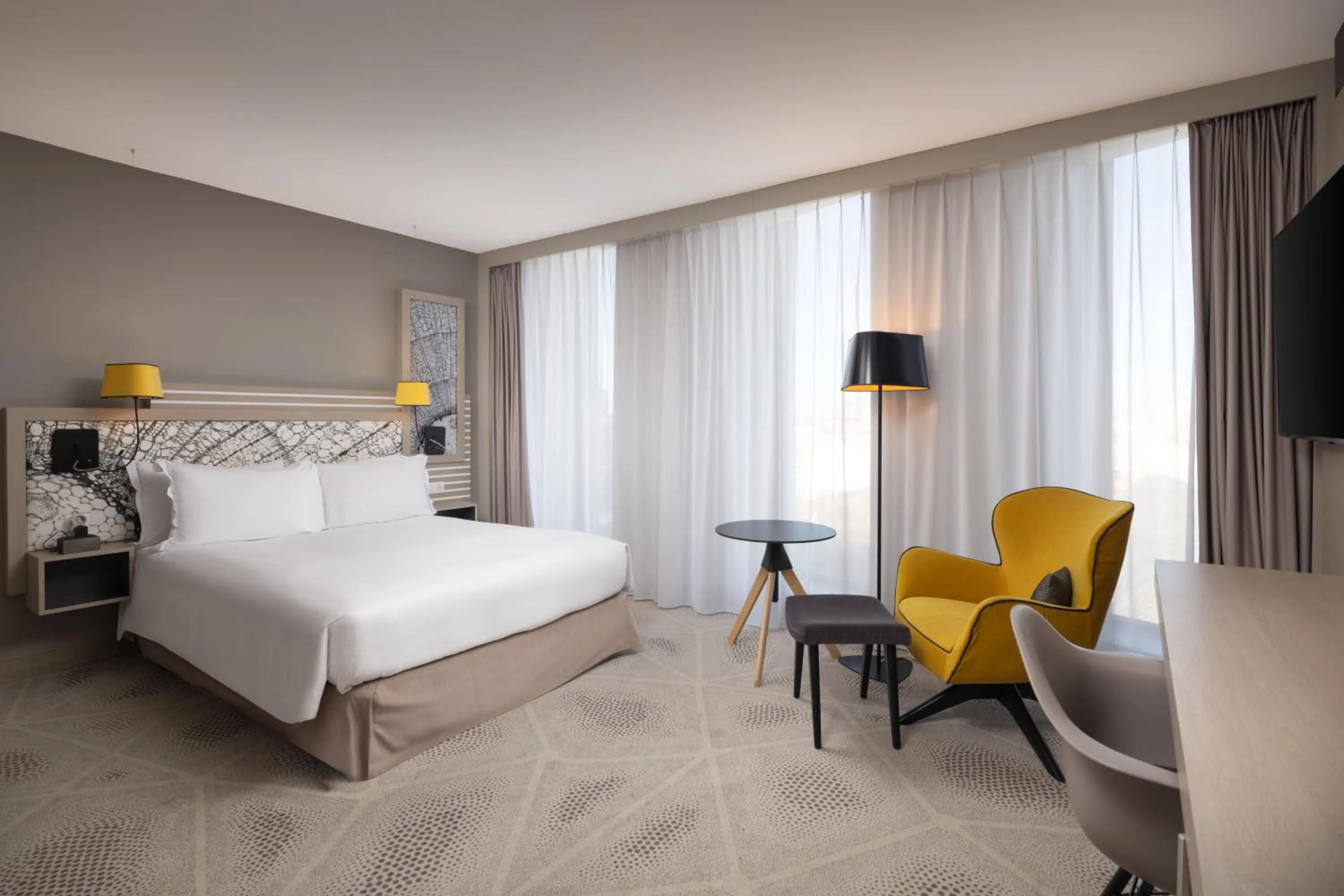 Bedroom, Bed in Hilton Garden Inn Bordeaux Centre