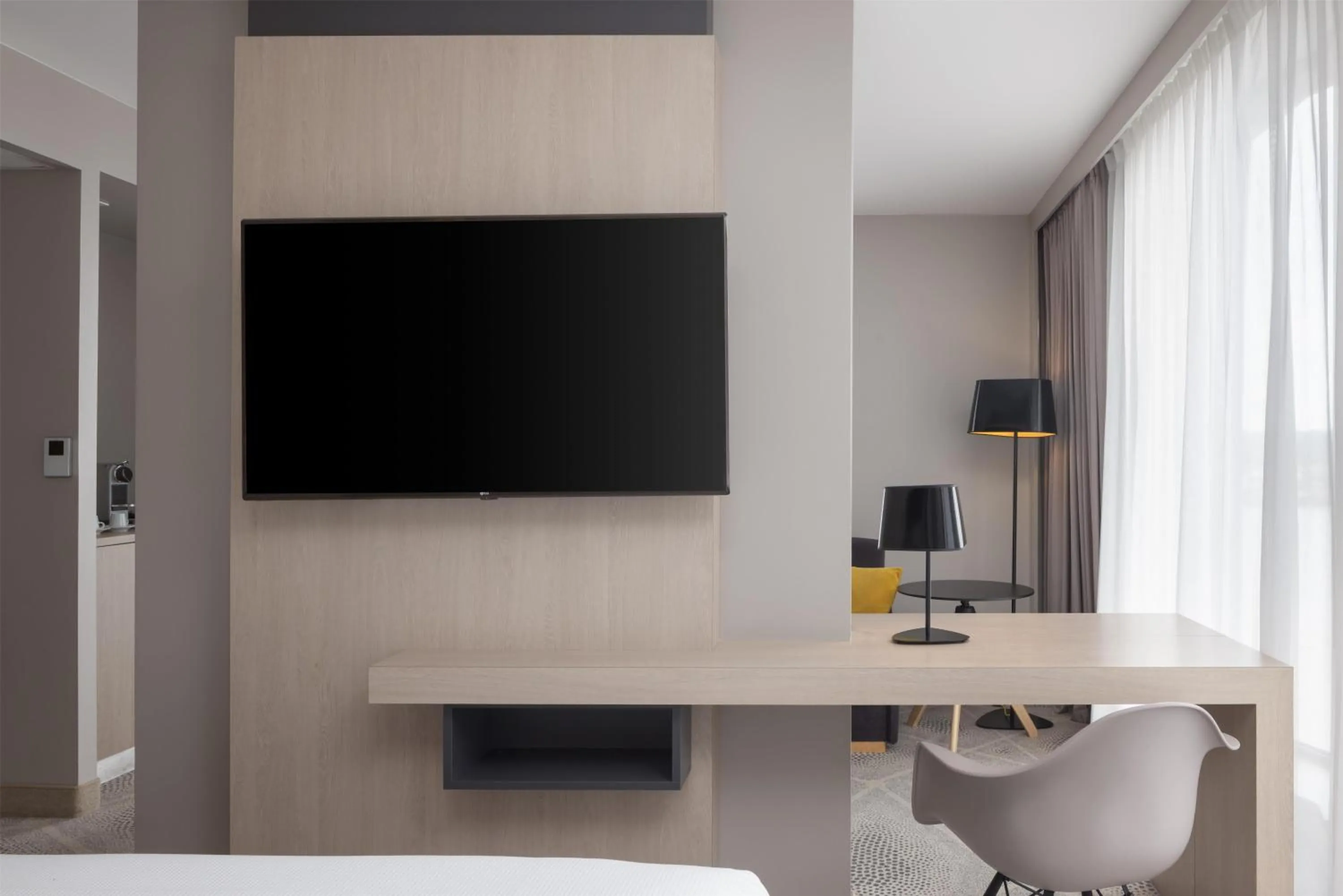 Bedroom, Bed in Hilton Garden Inn Bordeaux Centre