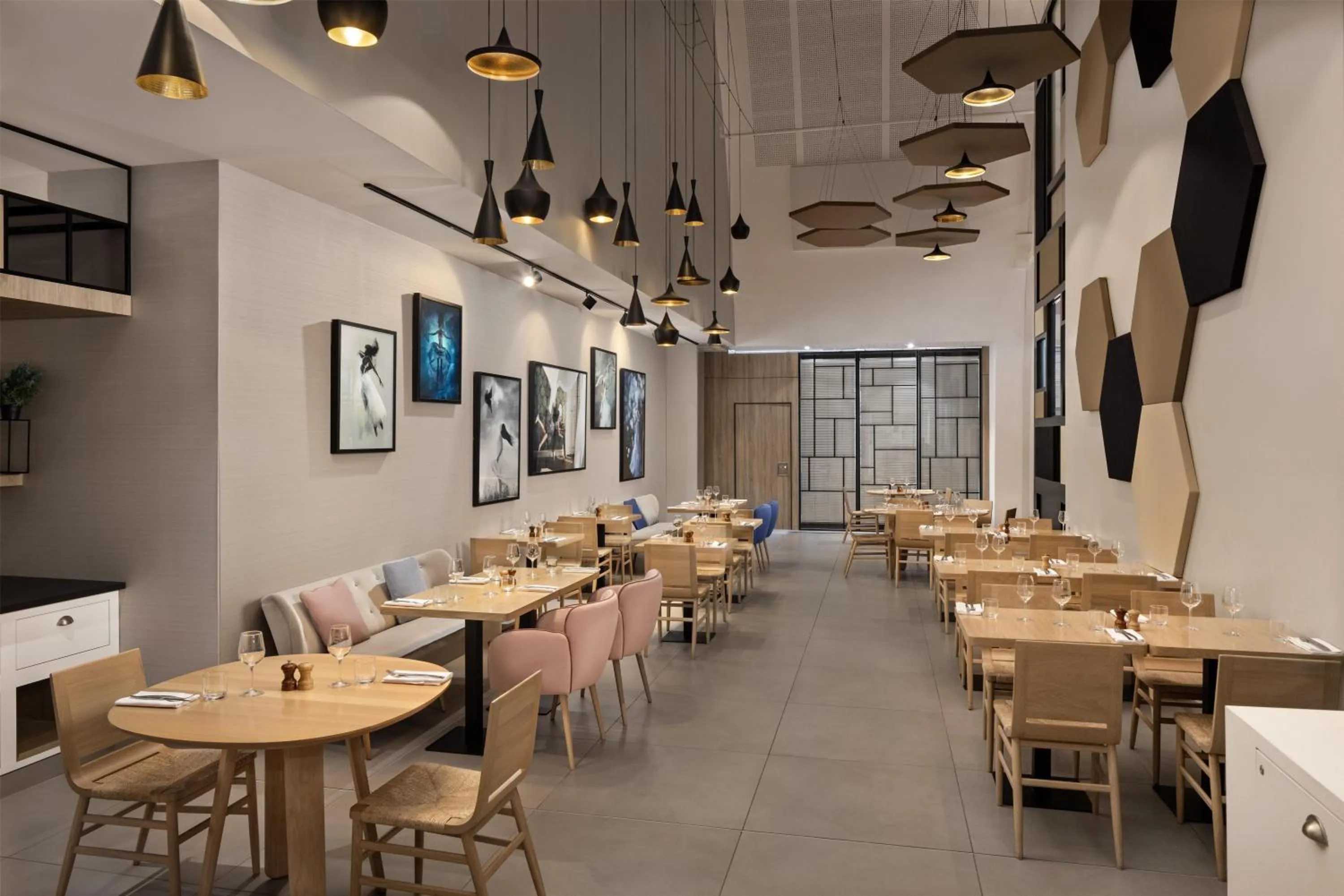 Restaurant/places to eat in Hilton Garden Inn Bordeaux Centre