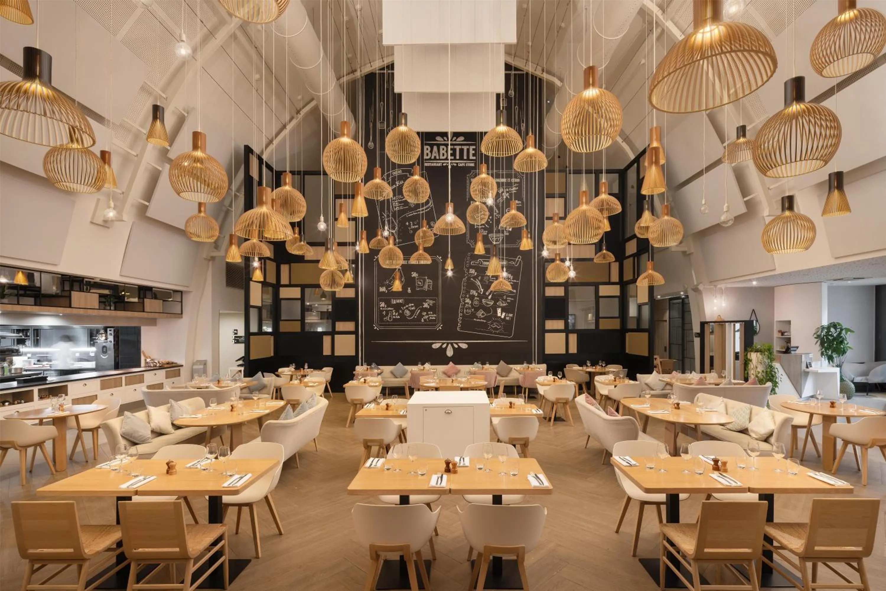 Restaurant/places to eat in Hilton Garden Inn Bordeaux Centre