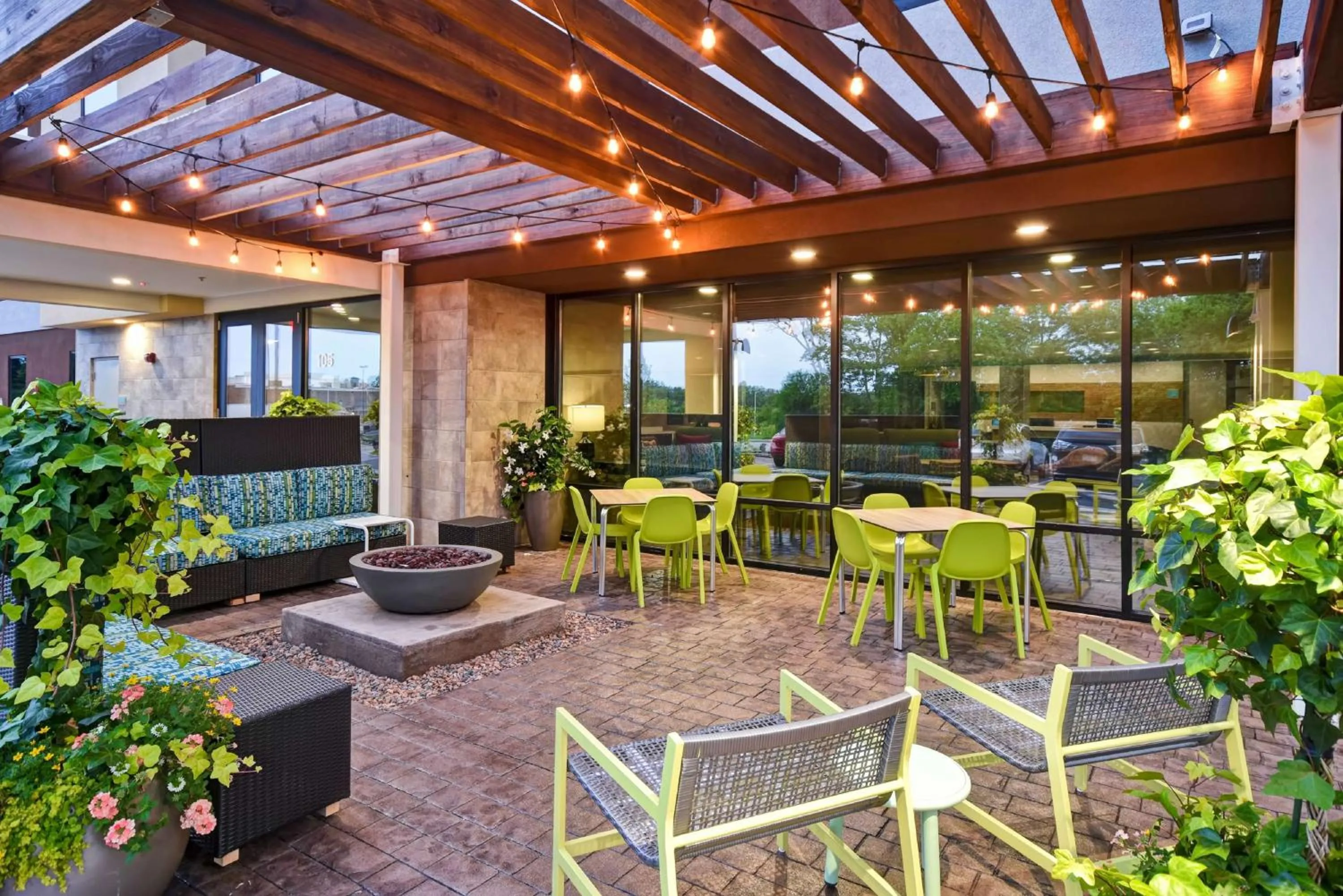Patio in Home2 Suites By Hilton Frankfort