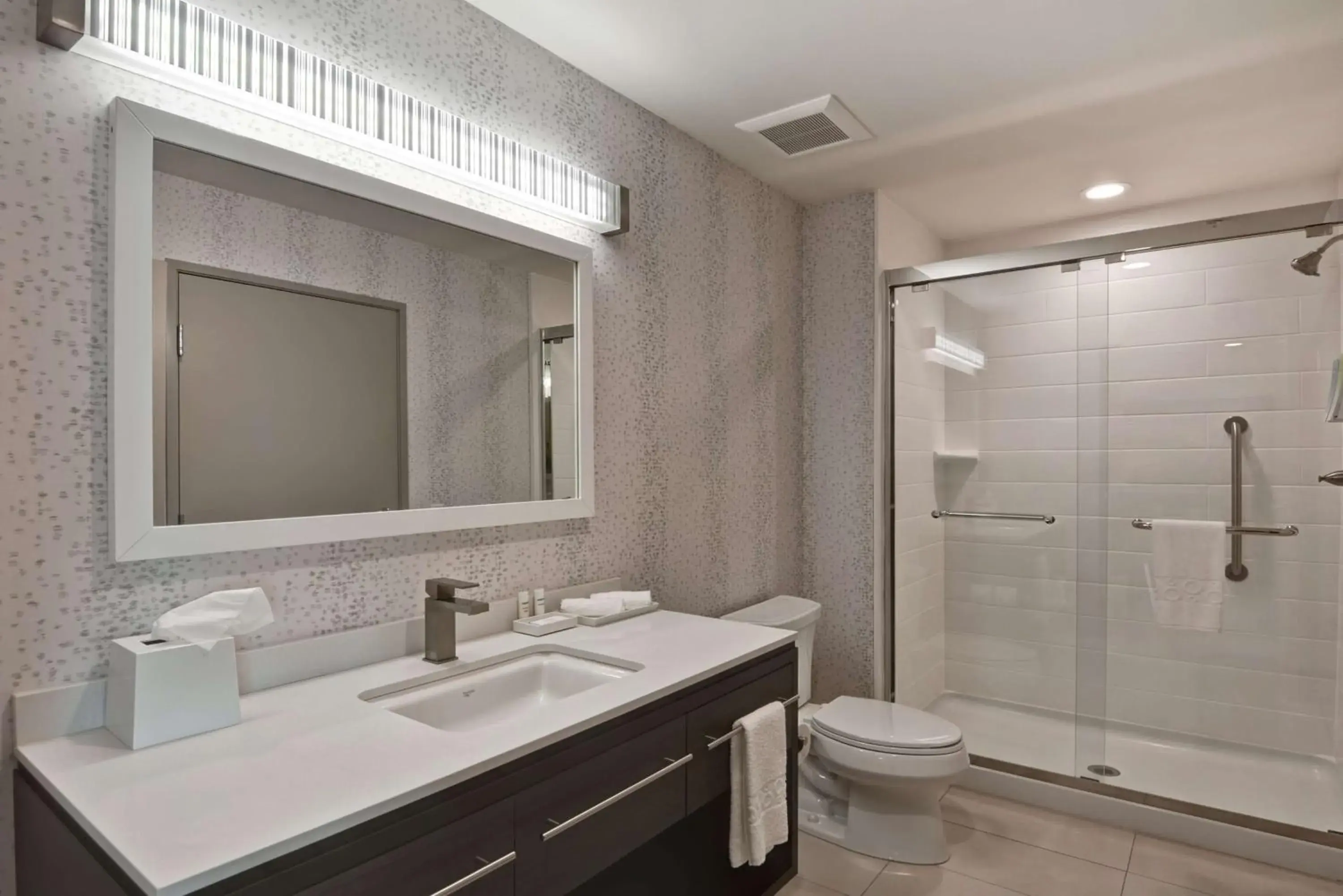 Queen Studio with Lake View - Non-Smoking in Home2 Suites By Hilton Hot Springs Queen Studio with Lake View - Non-Smoking in Home2 Suites By Hilton Hot Springs