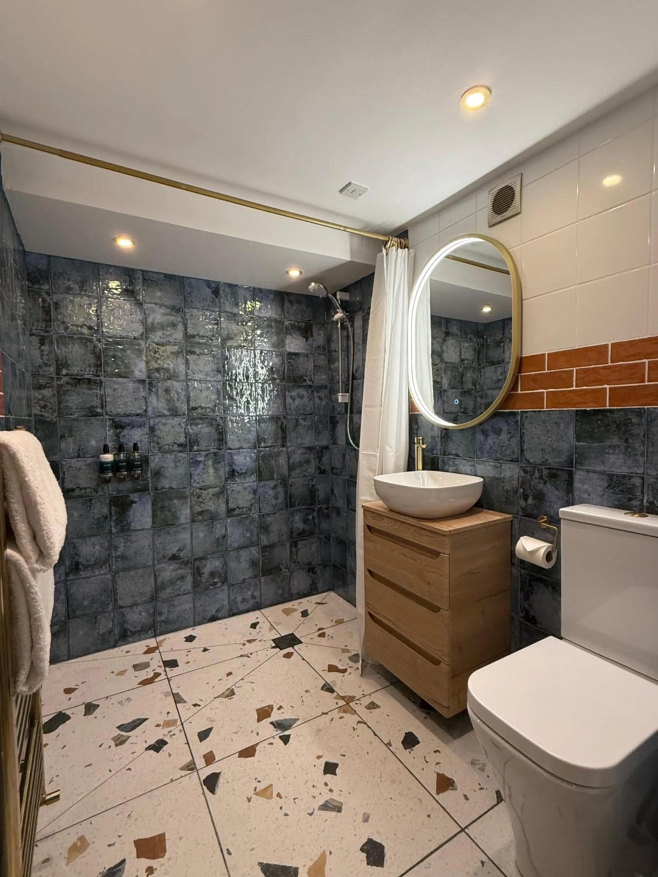 Shower in Craigatin House & Courtyard