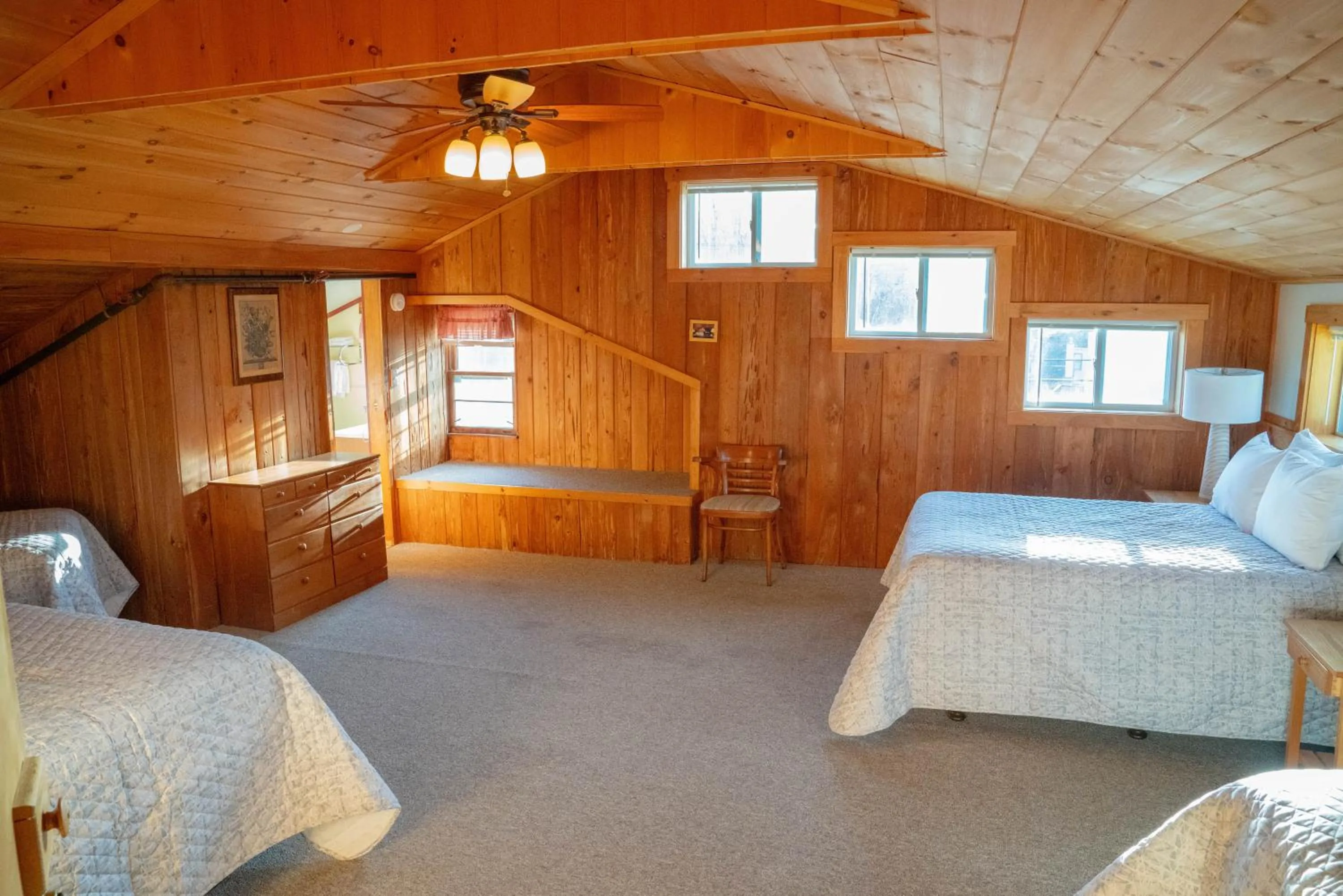 Bed in Gray Ghost Inn