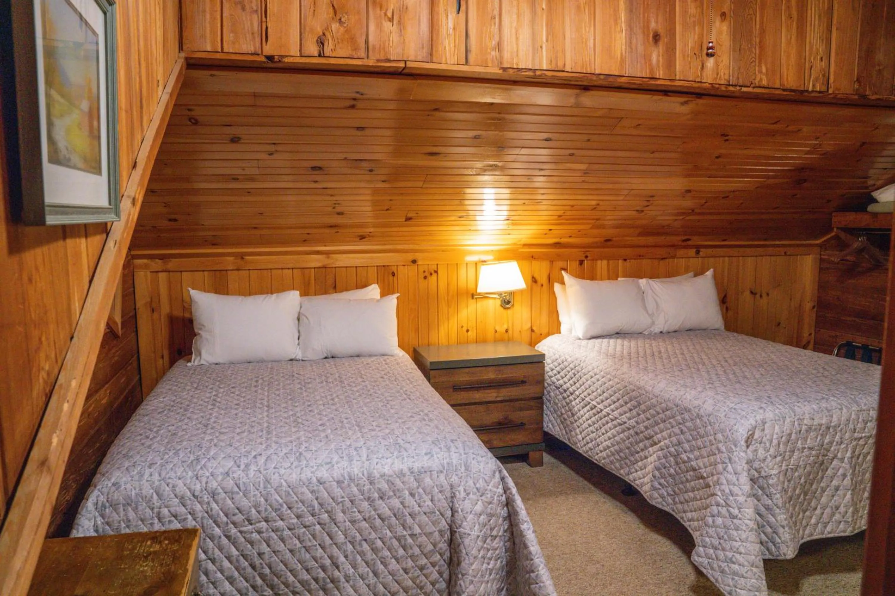 Bed in Gray Ghost Inn