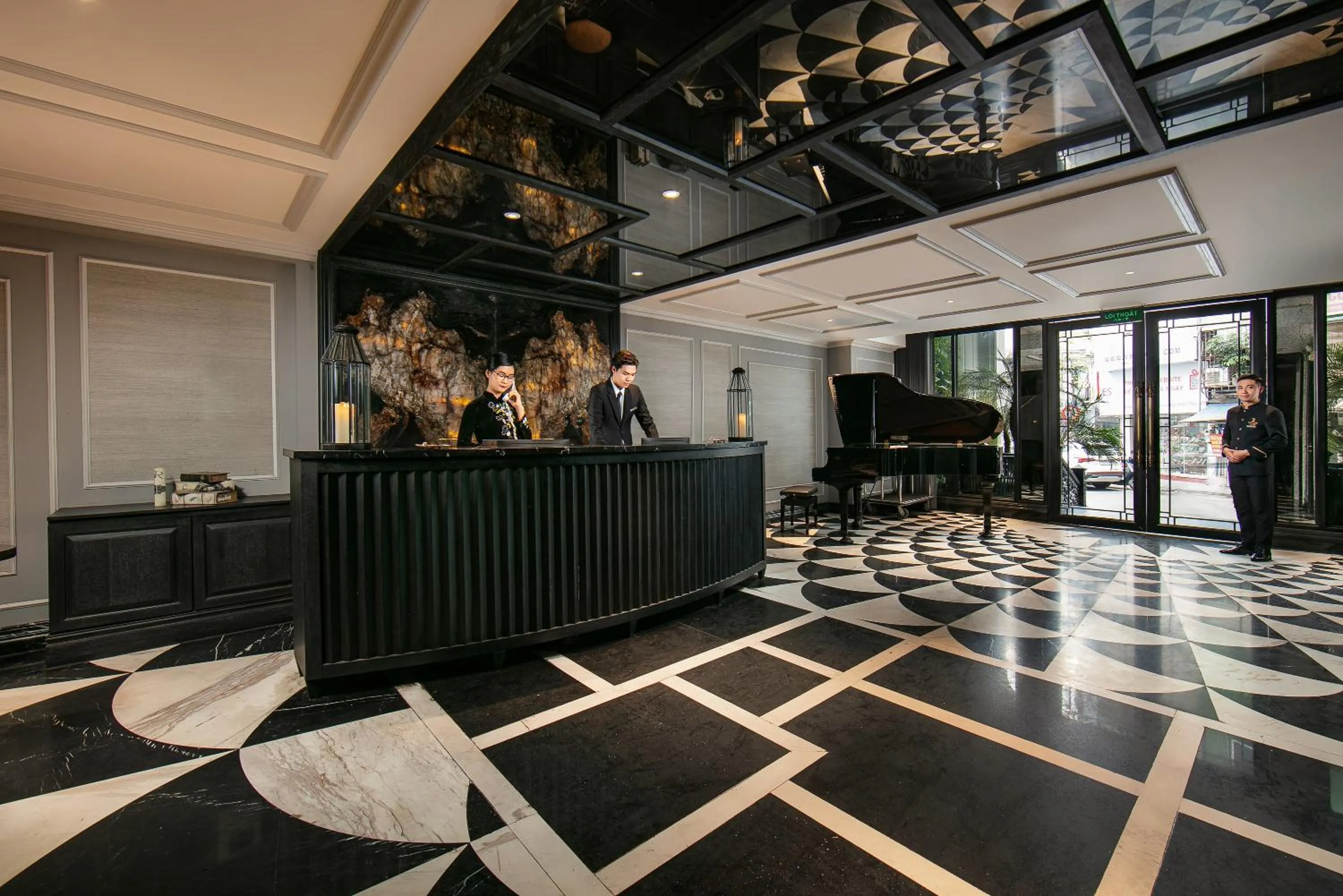 People in La Sinfonía Citadel Hotel and Spa