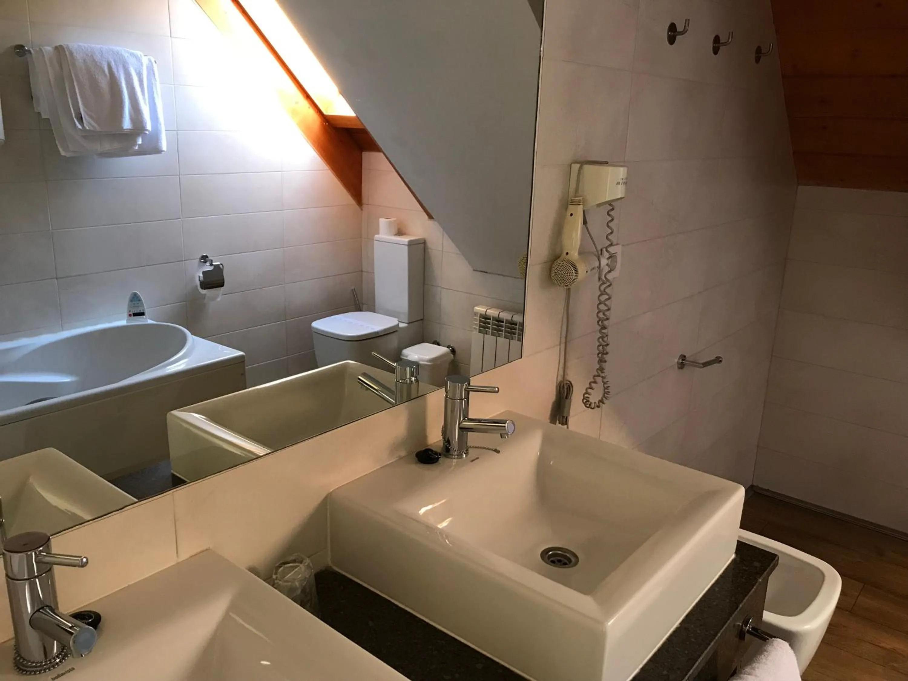 Bathroom in Apartahotel Tres Quiñones