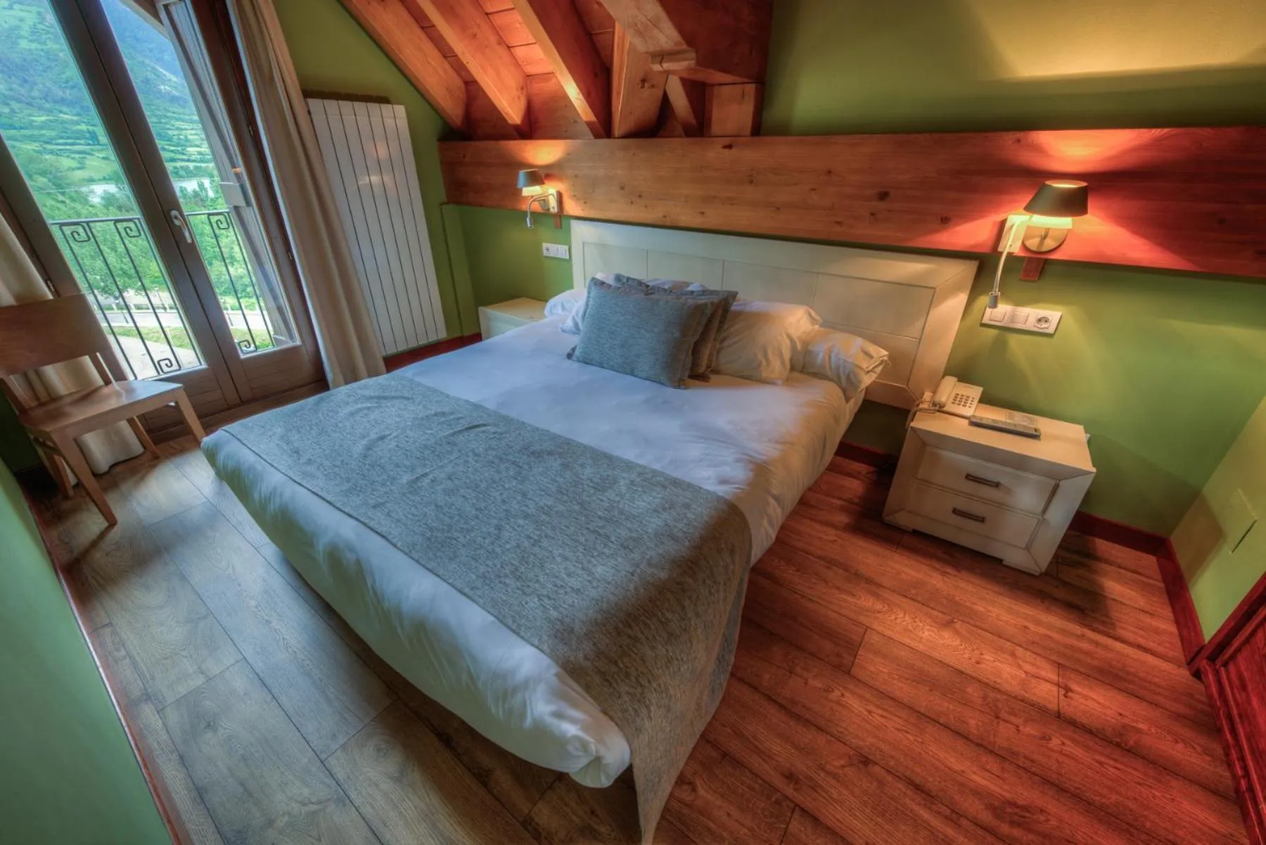 Bedroom, Bed in Apartahotel Tres Quiñones