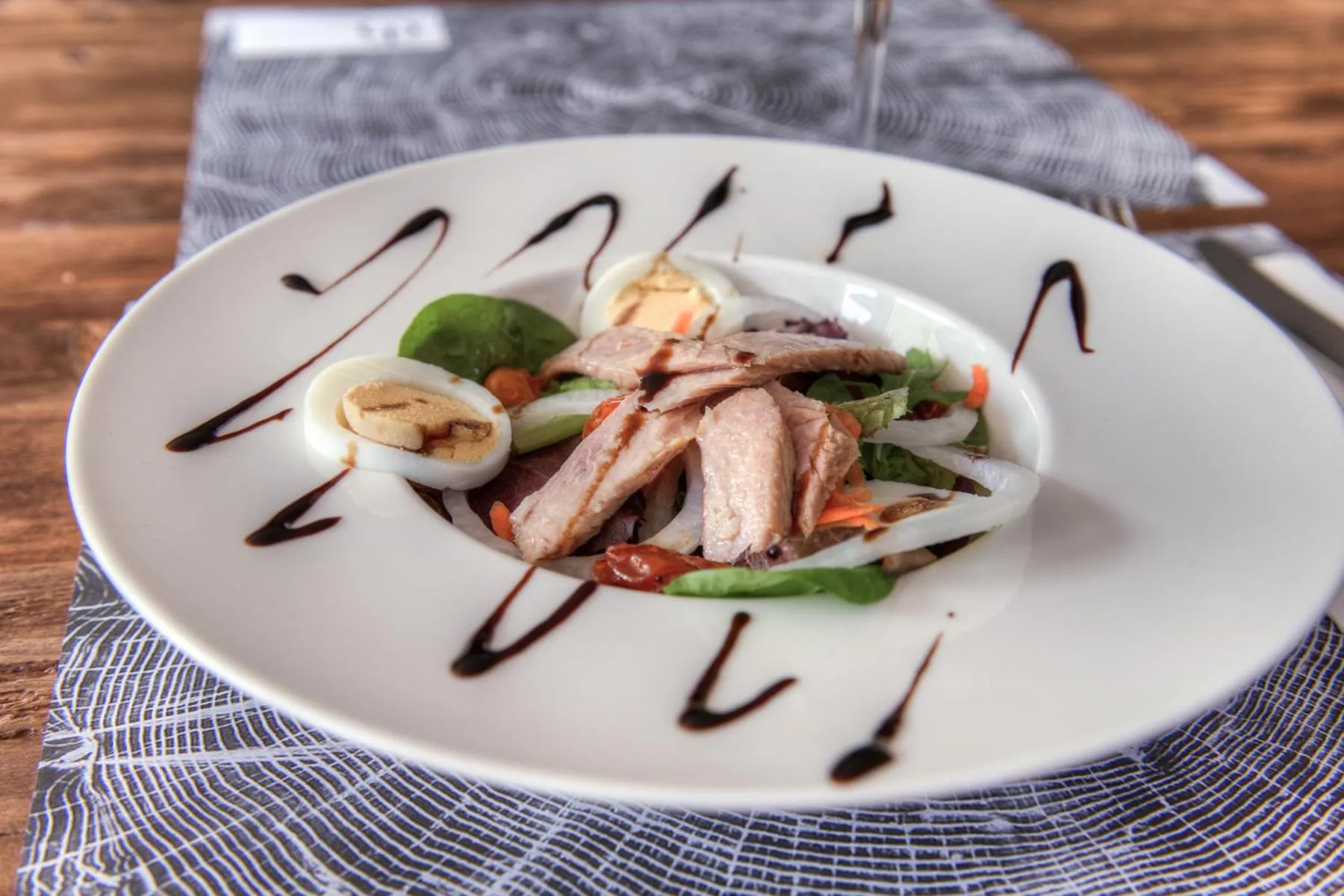 Restaurant/places to eat in Apartahotel Tres Quiñones