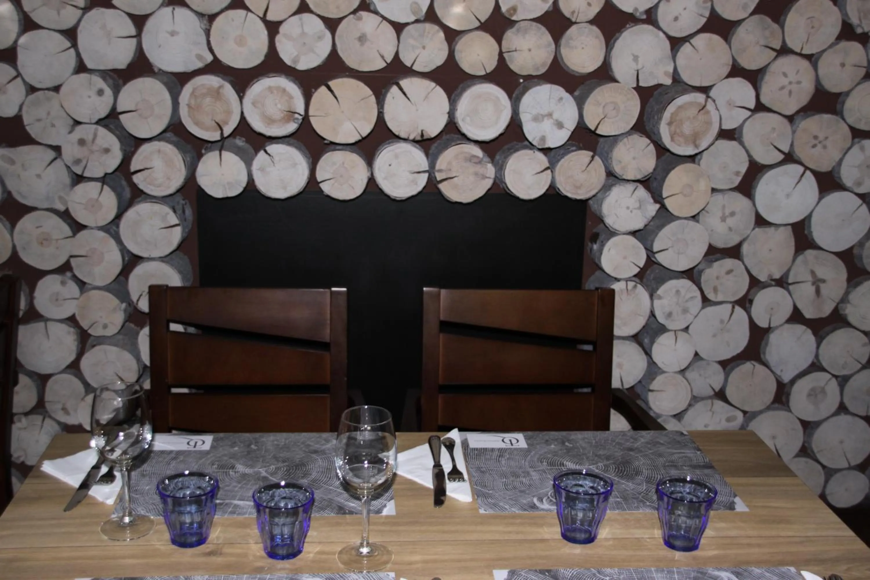 Restaurant/places to eat in Apartahotel Tres Quiñones