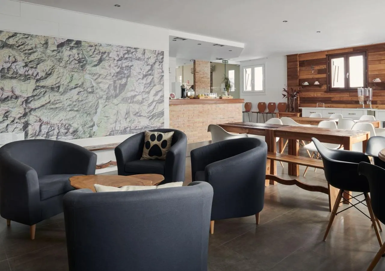 Lounge or bar in Apartahotel Tres Quiñones