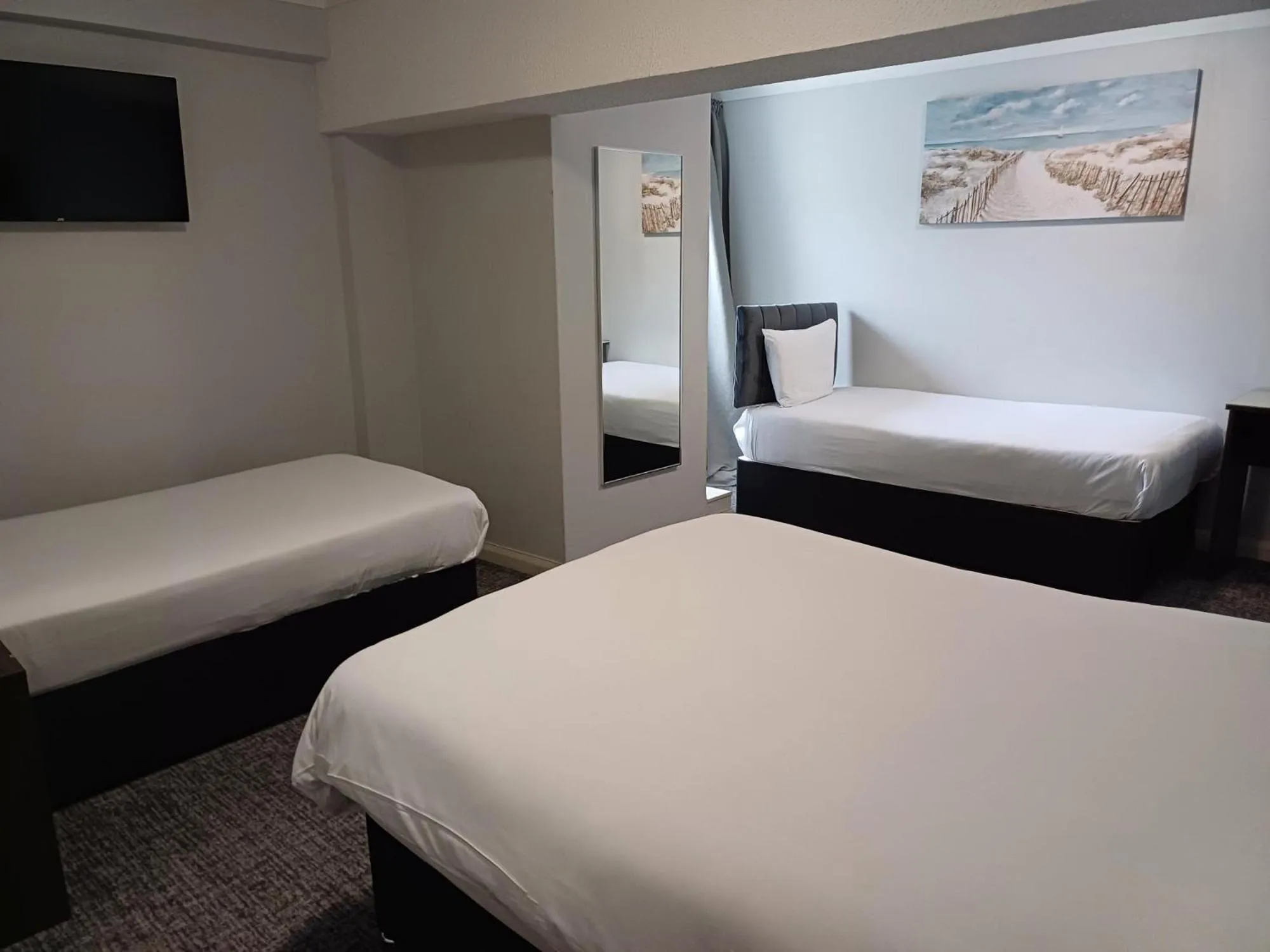 Bedroom, Bed in Kings Park Hotel