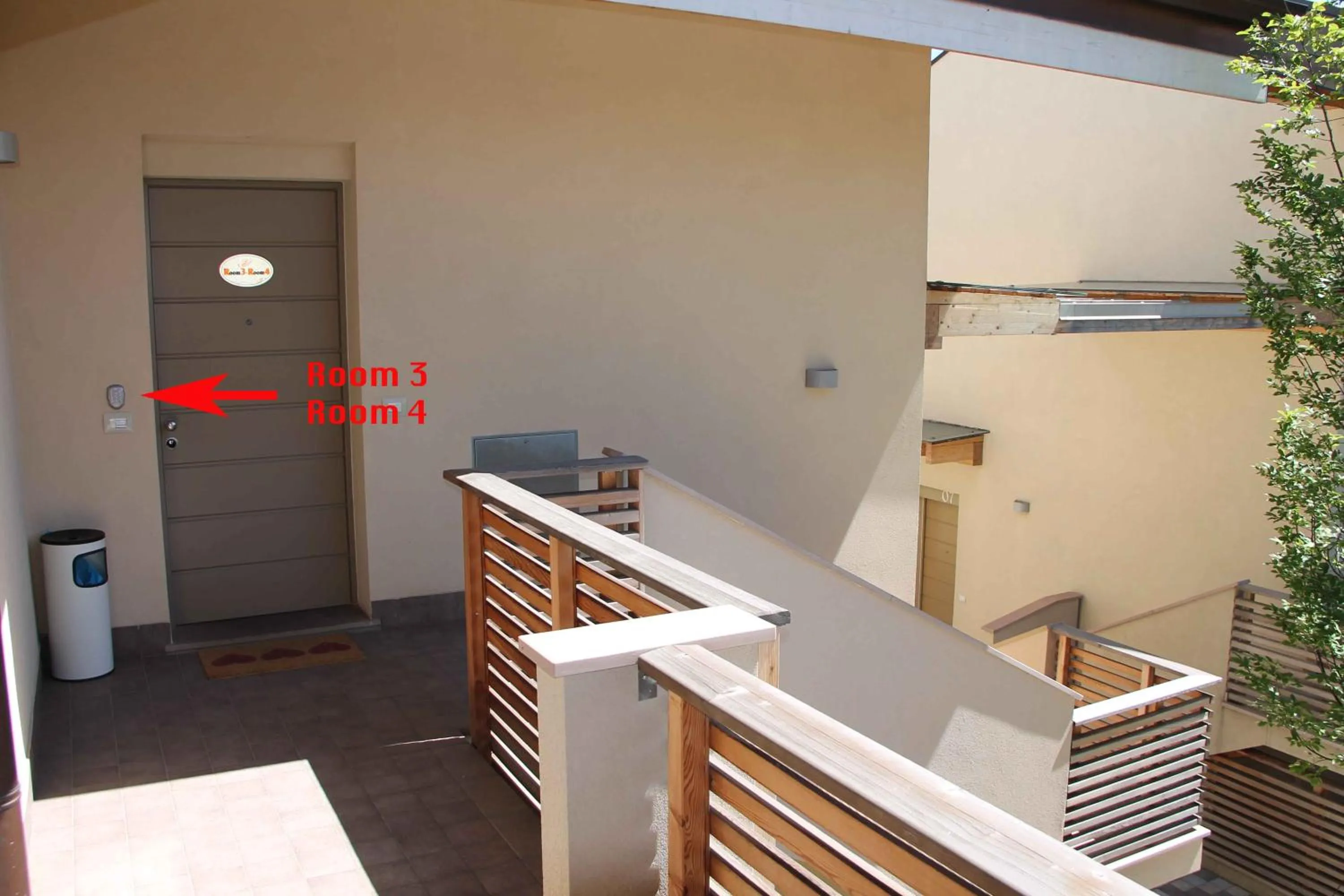 Facade/entrance in Bombyx Inn