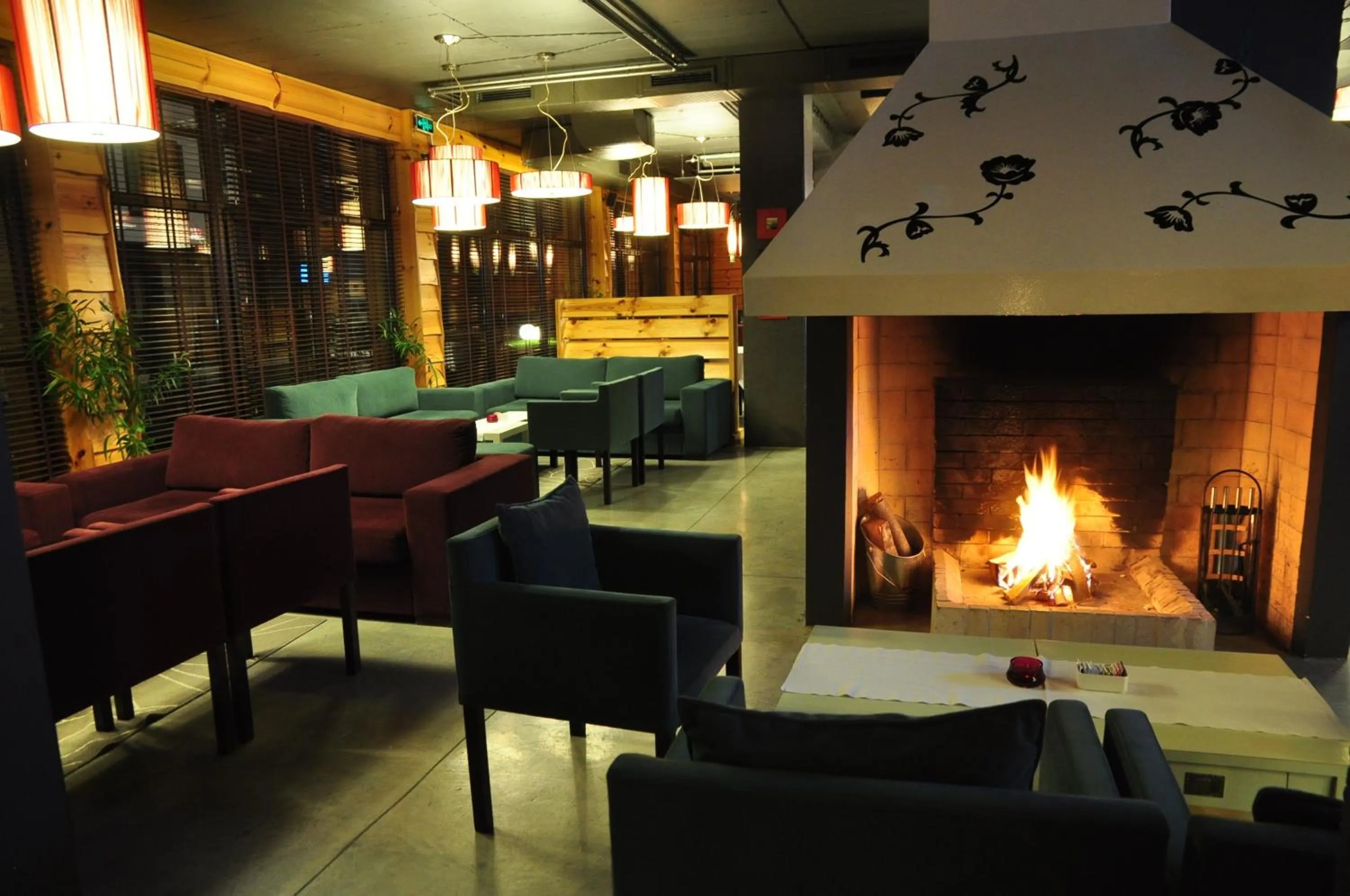 Restaurant/places to eat in 3 Mountains Hotel