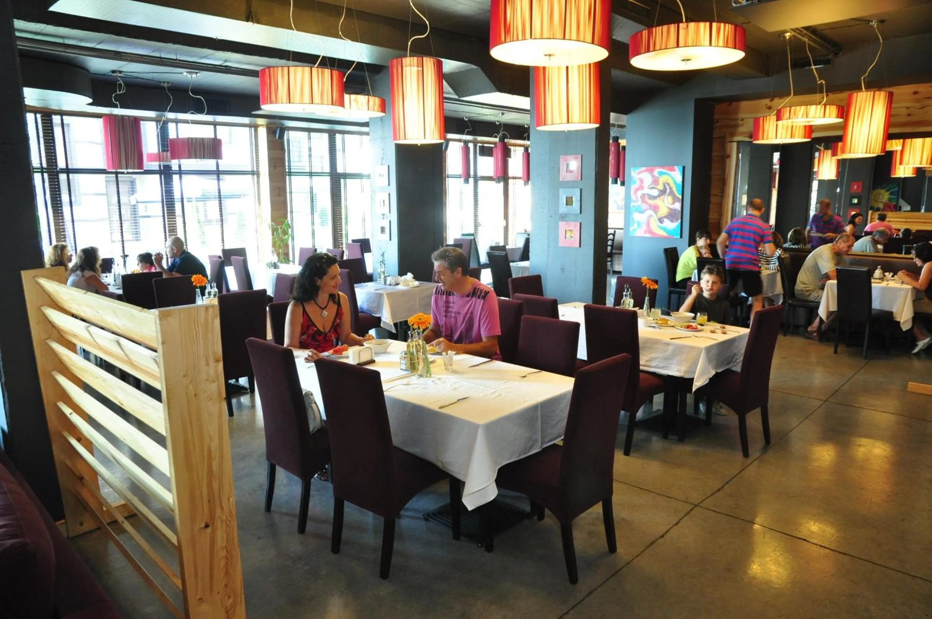 Restaurant/places to eat in 3 Mountains Hotel