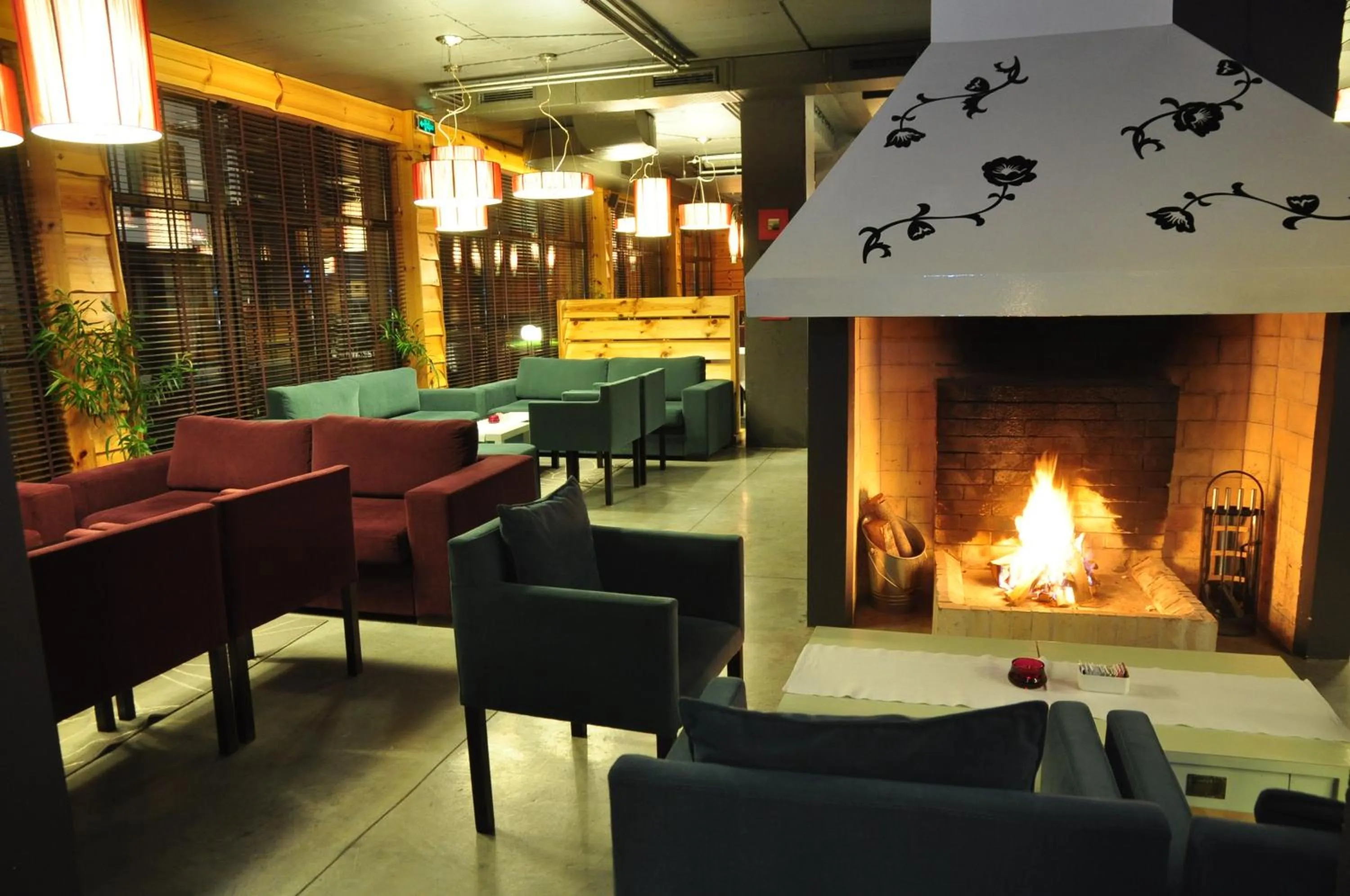 Restaurant/places to eat in 3 Mountains Hotel