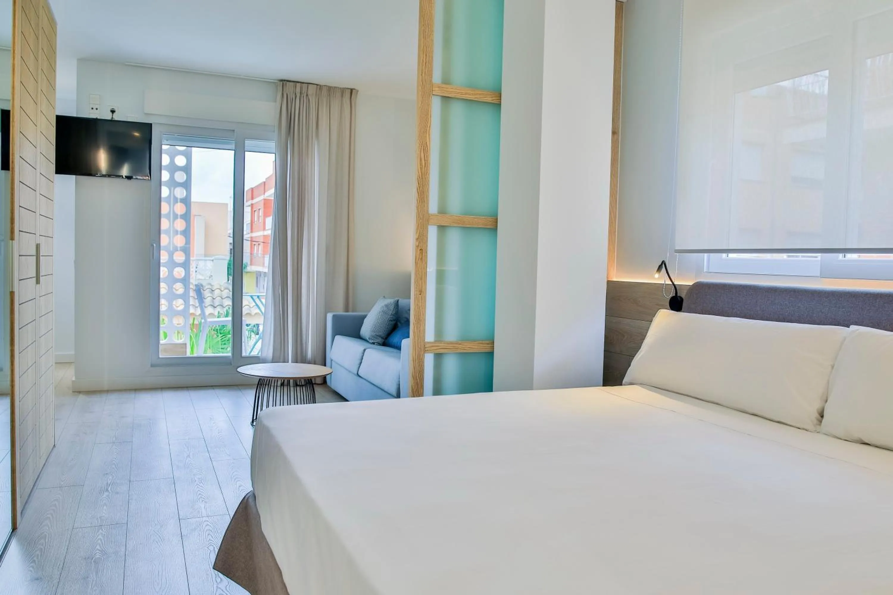 Bedroom, Bed in Apartamentos 525