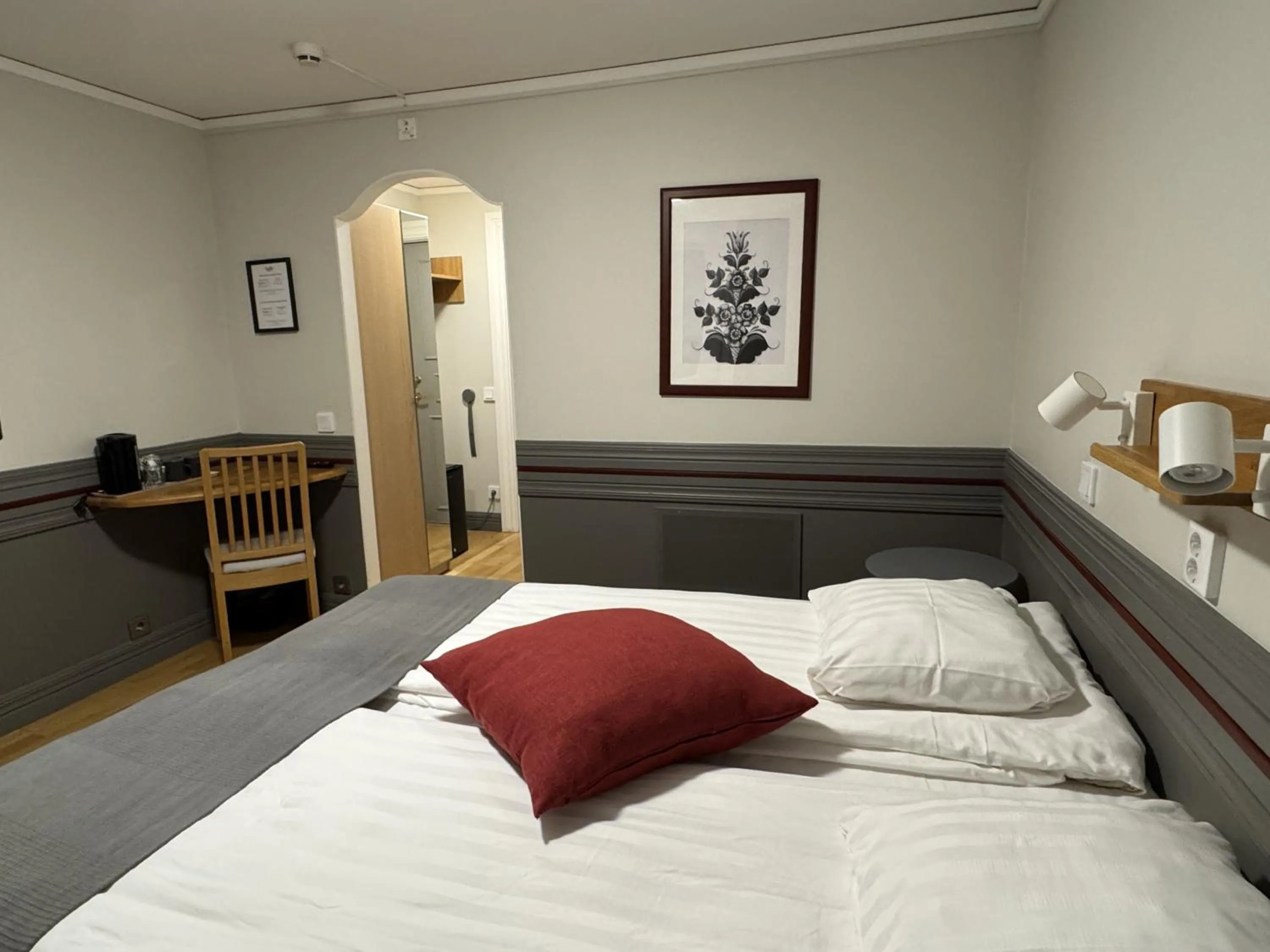 Photo of the whole room, Bed in Gylle Hotell & Restaurang Brödernas