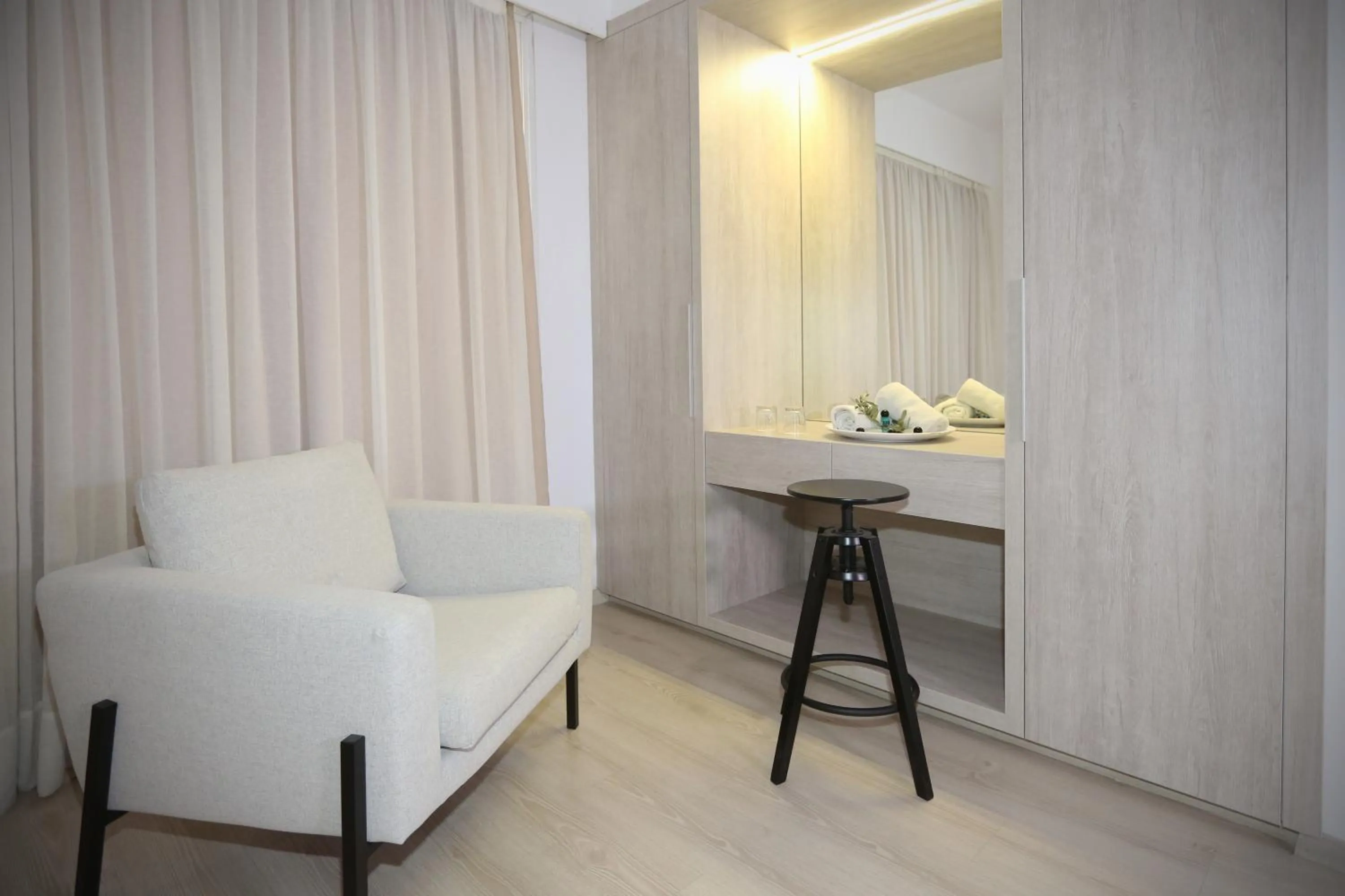 Pier Beach Hotel Apartments