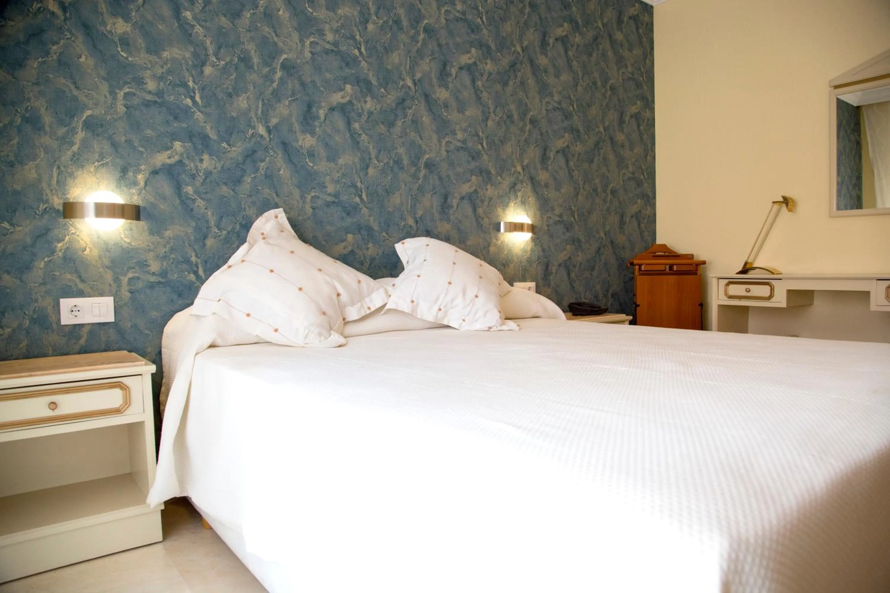 Bed in Hotel Reina Victoria