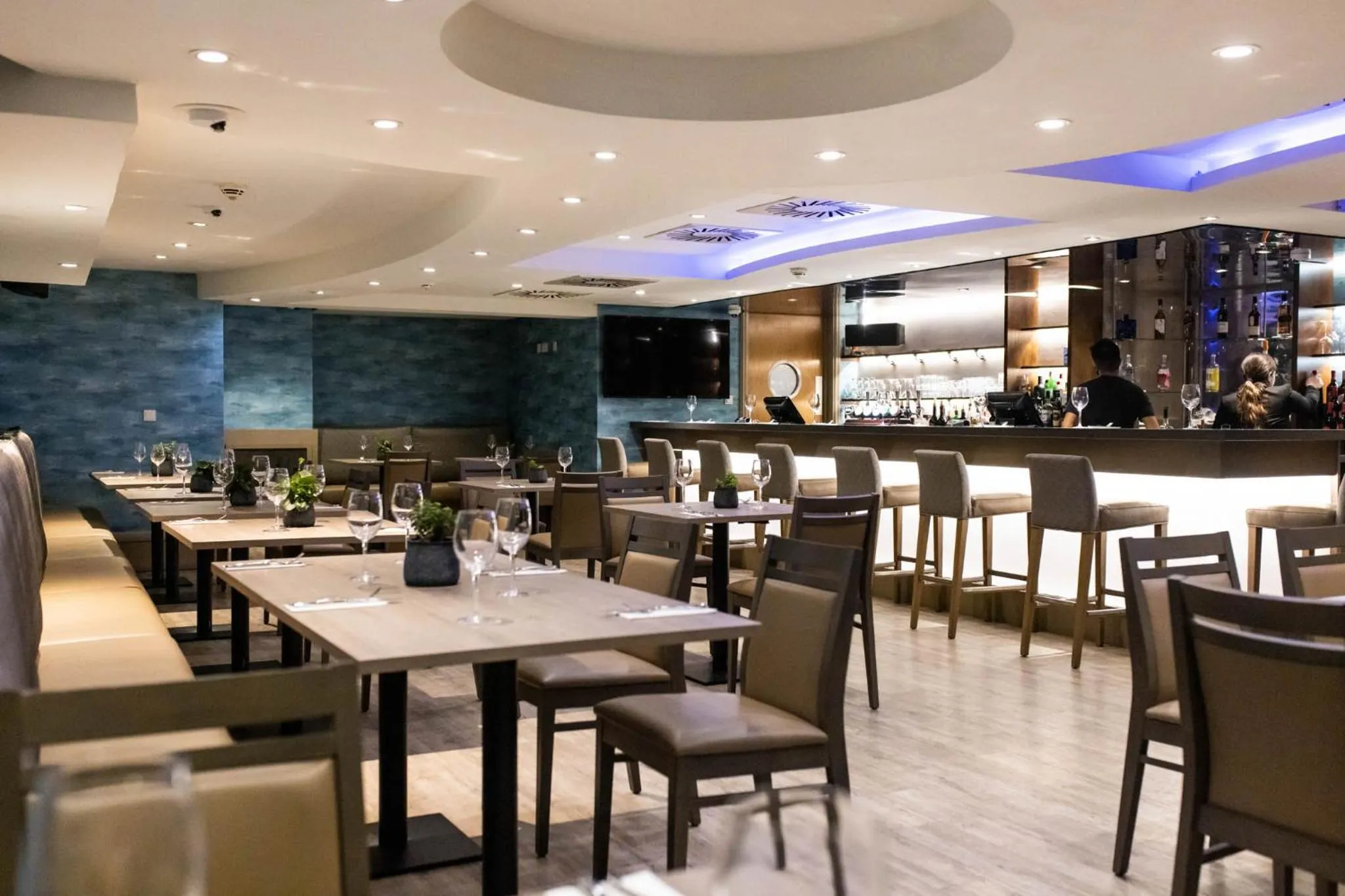 Restaurant/places to eat in The Royal Yacht