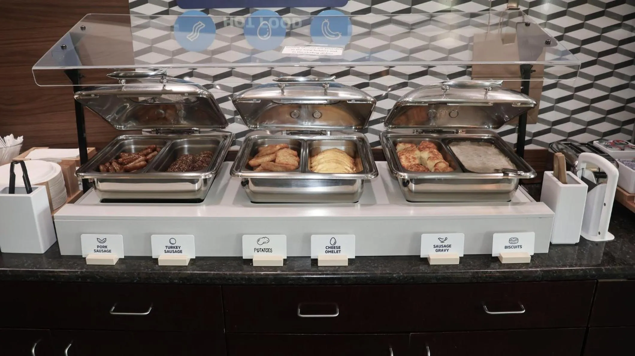 Breakfast in Holiday Inn Express & Suites Morton Peoria Area by IHG